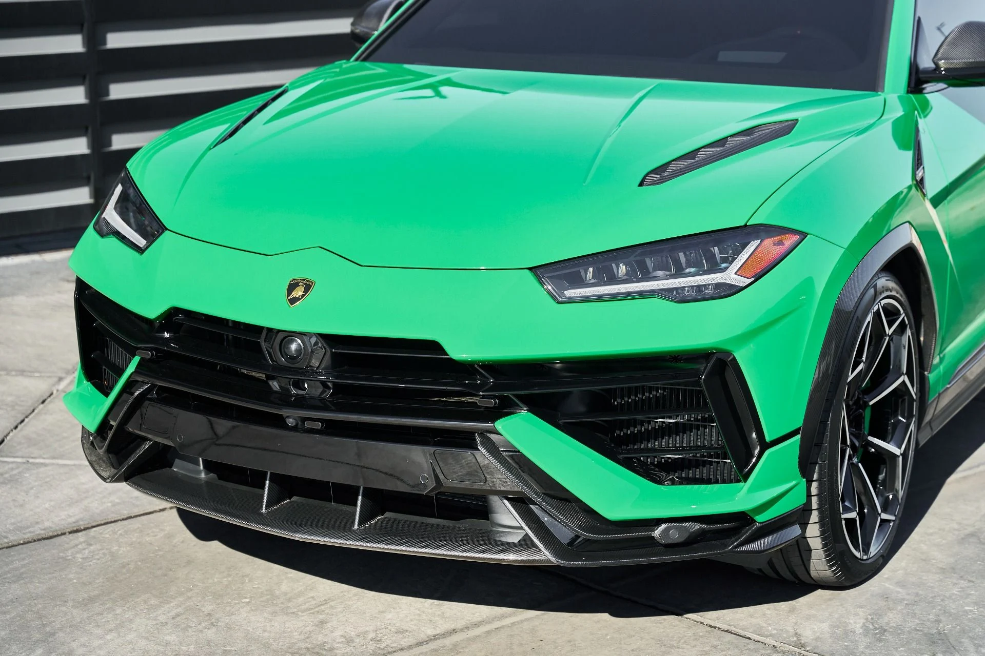 mph004_3809435696_Used_2024_Lamborghini_Urus_Performante_1770171814_5de777c83b