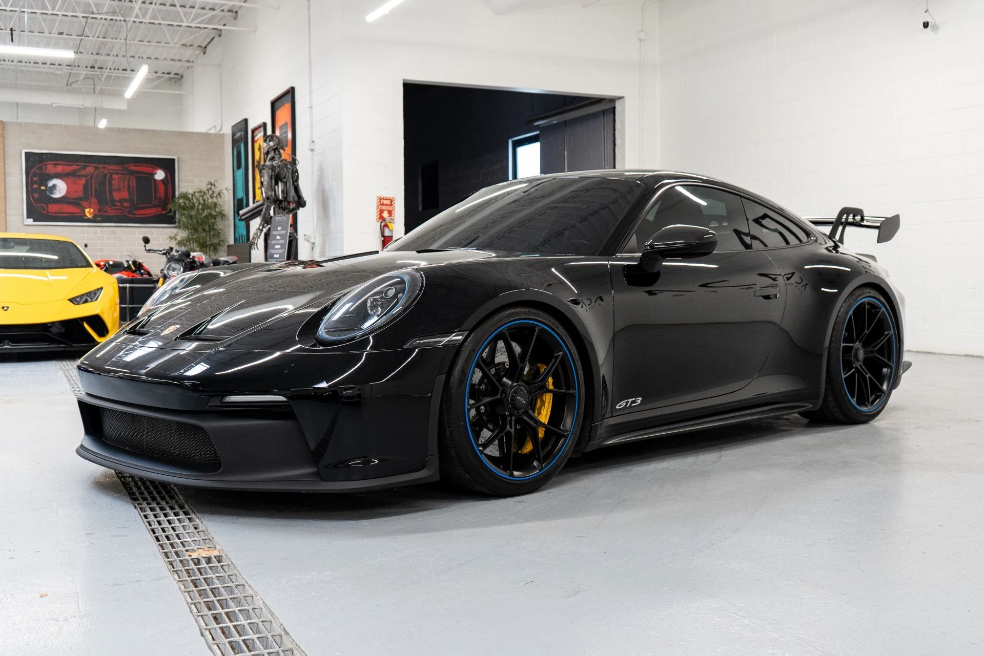 mph004_38109343_Used_2022_Porsche_911_GT_3_1766000881_8245061b1f