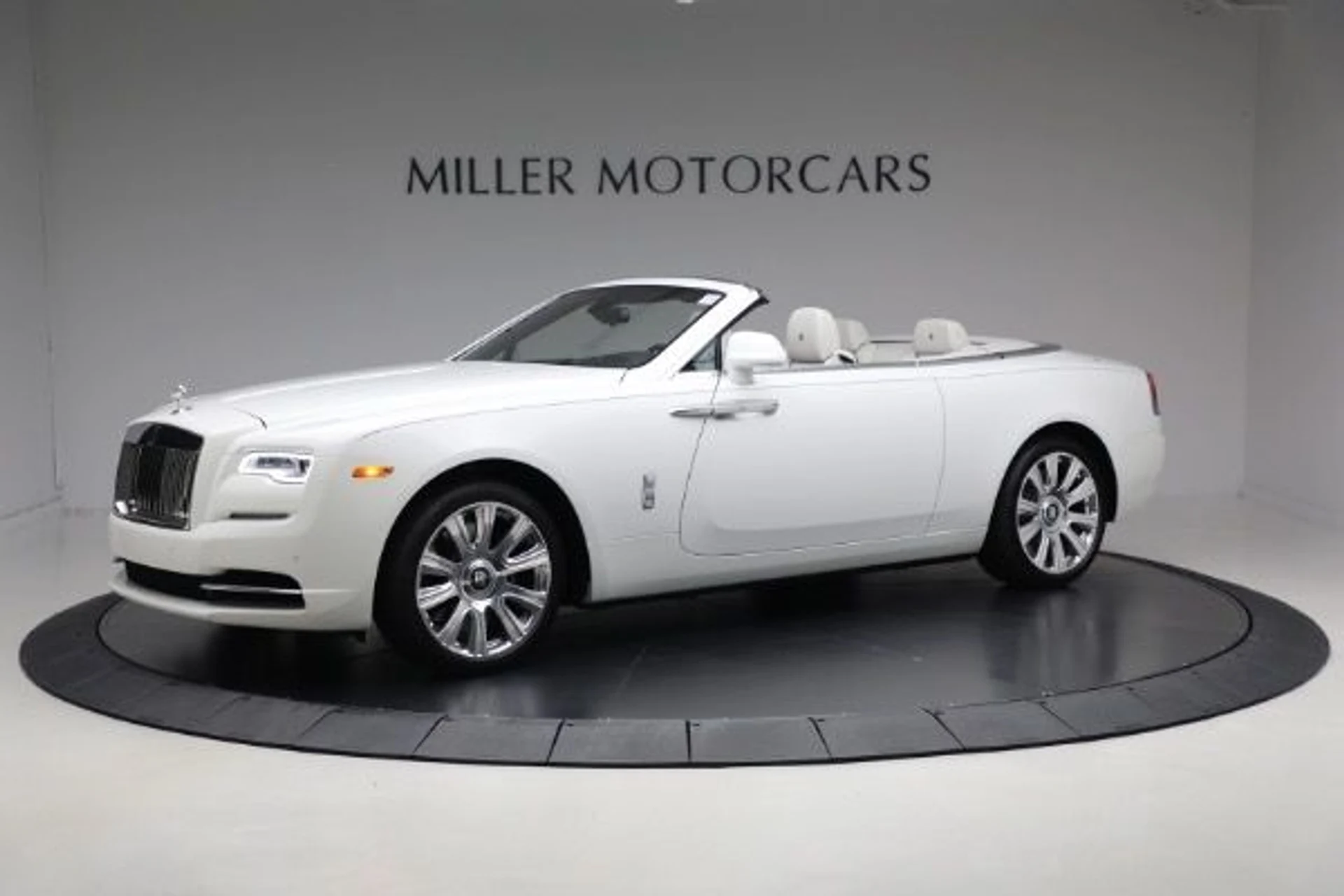 mph004_381099079_Used_2018_Rolls_Royce_Dawn_4397916402