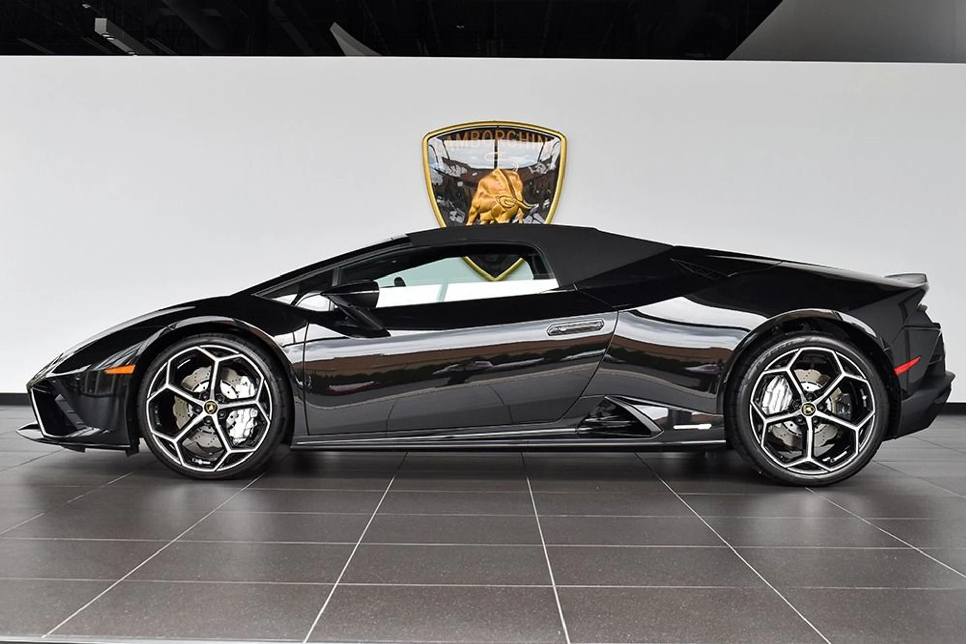 mph004_381250175_Used_2020_Lamborghini_Huracan_EVO_RWD_Spyder_1791233951_7eda742889
