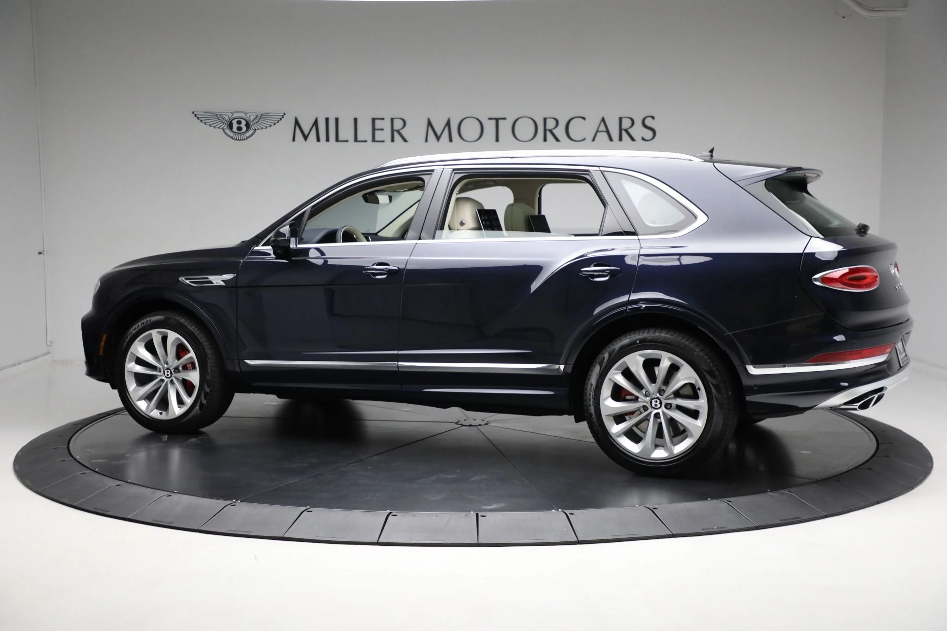 mph004_3816825362_Used_2024_Bentley_Bentayga_EWB_V8_1711043263_ccfc6634aa