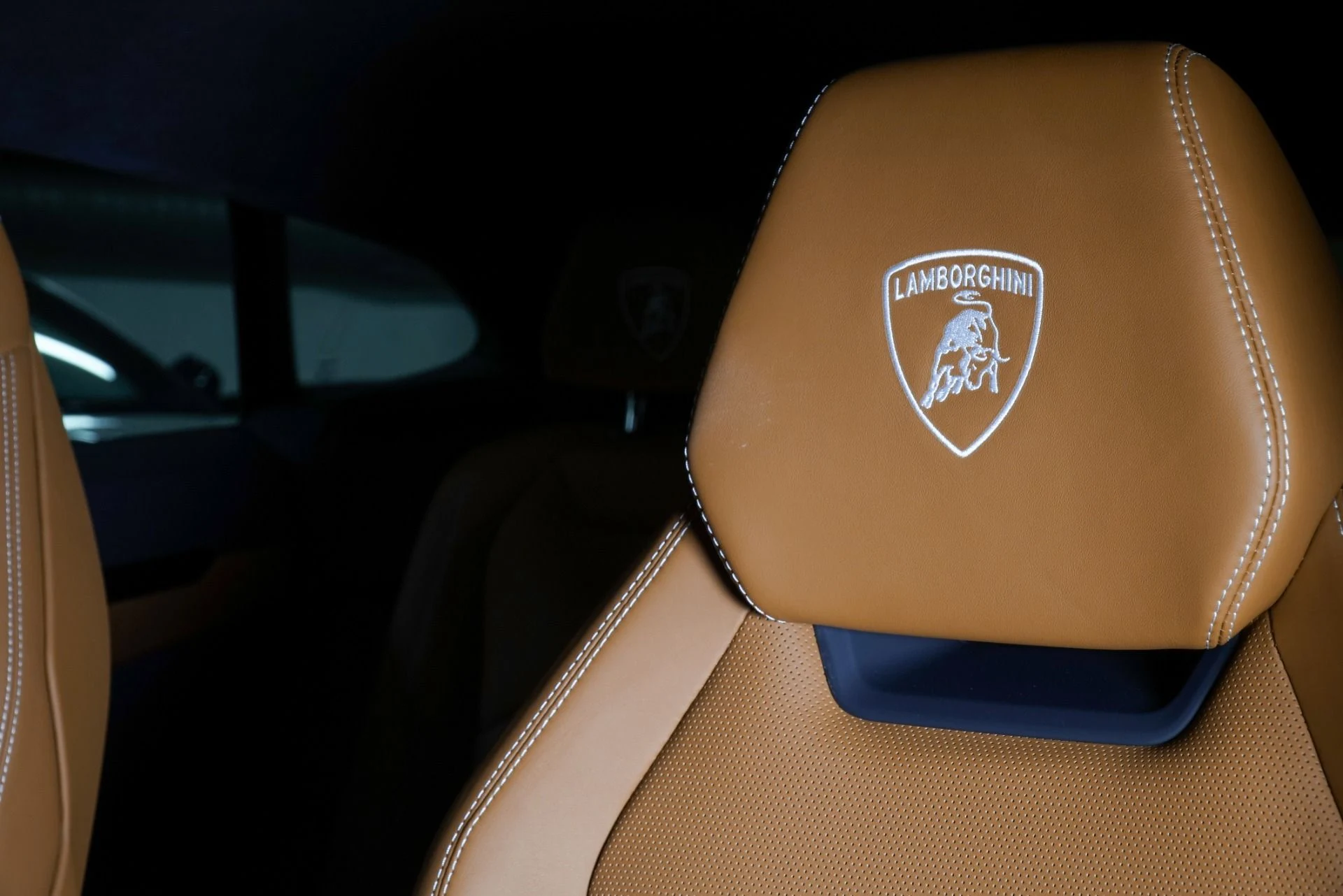 mph004_3819829415_New_2025_Lamborghini_Urus_SE_1760113622_e14efc7aba