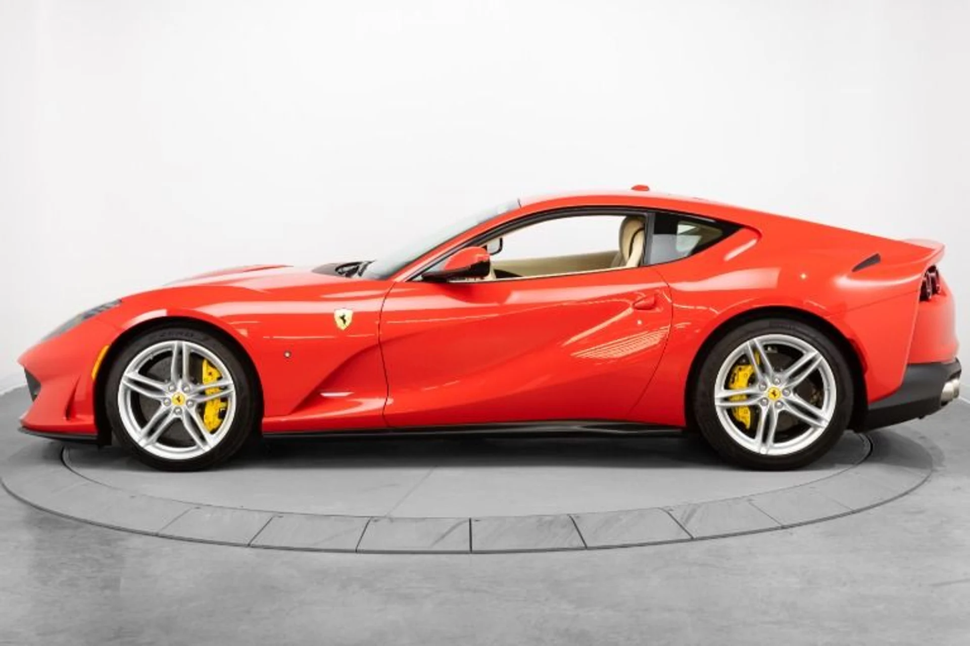 mph004_3824454306_Used_2018_Ferrari_812_Superfast_1775055143_c04b1fe147