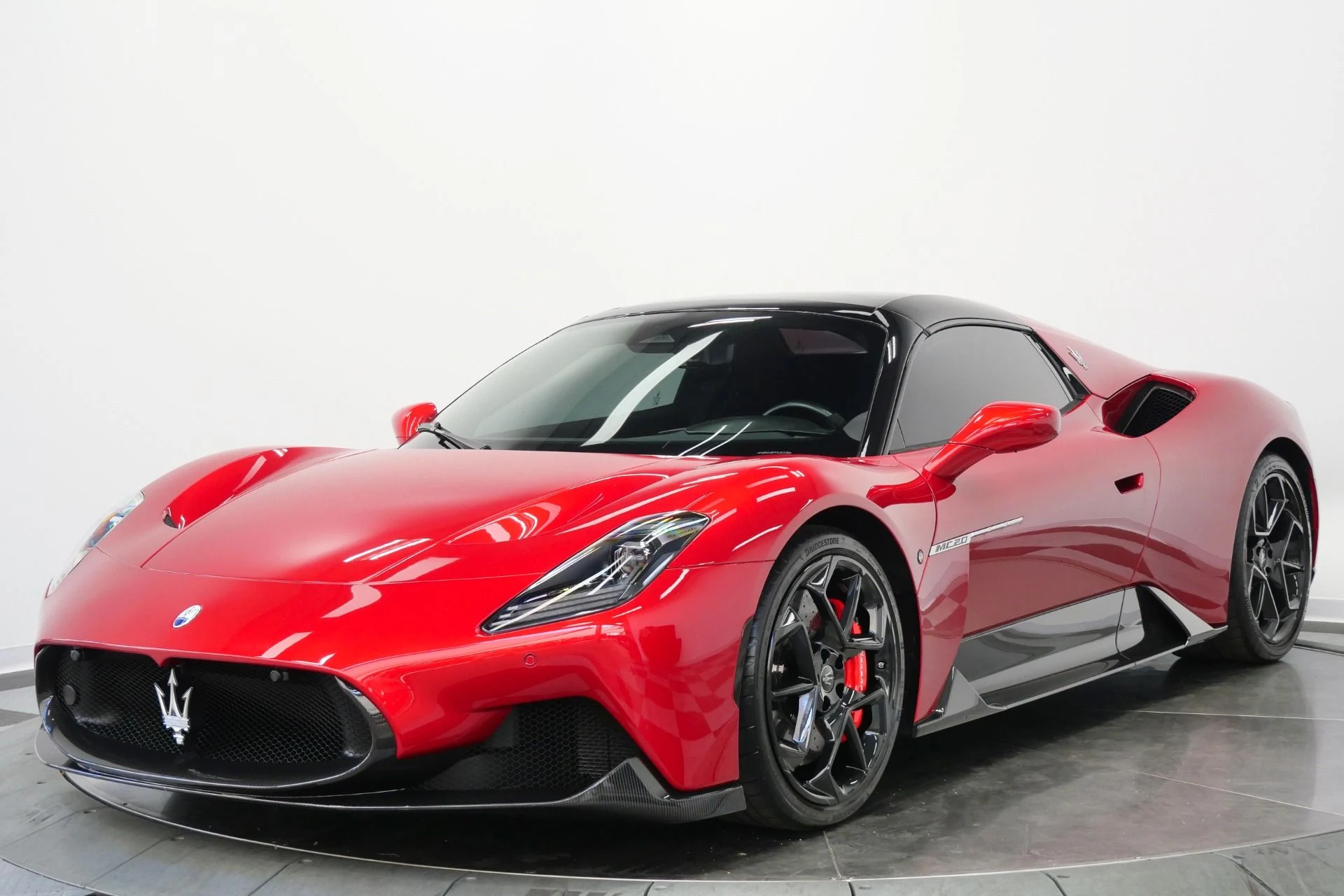 mph004_3842043275_Used_2023_Maserati_MC_20_Cielo_1598_Miles_Carbon_Ceramic_Brakes_Interior_Exterior_Carbon_Packages_1776351589_981426c66a