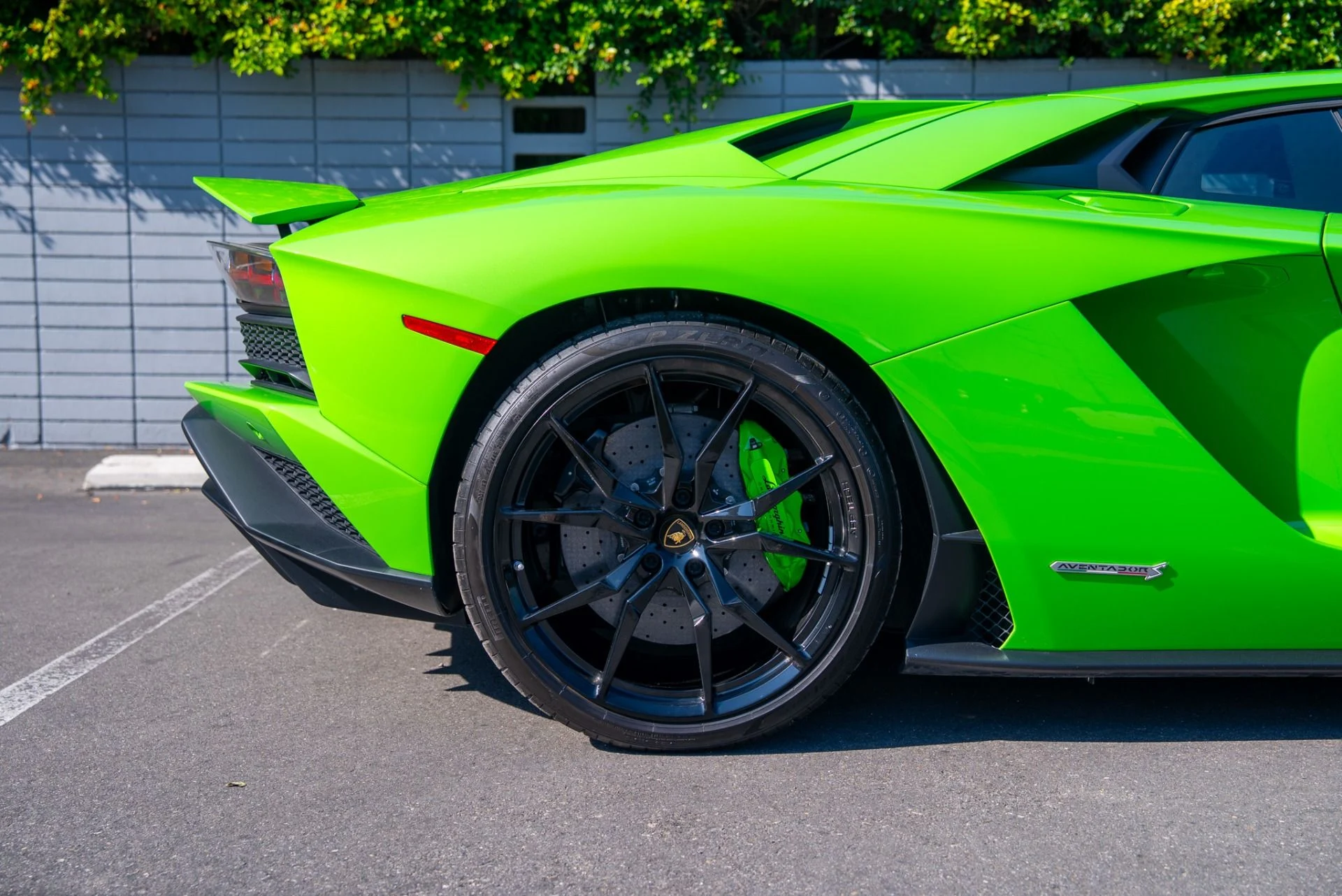 mph004_3844723537_Used_2018_Lamborghini_Aventador_LP_740_4_S_1762289338_e07826273f