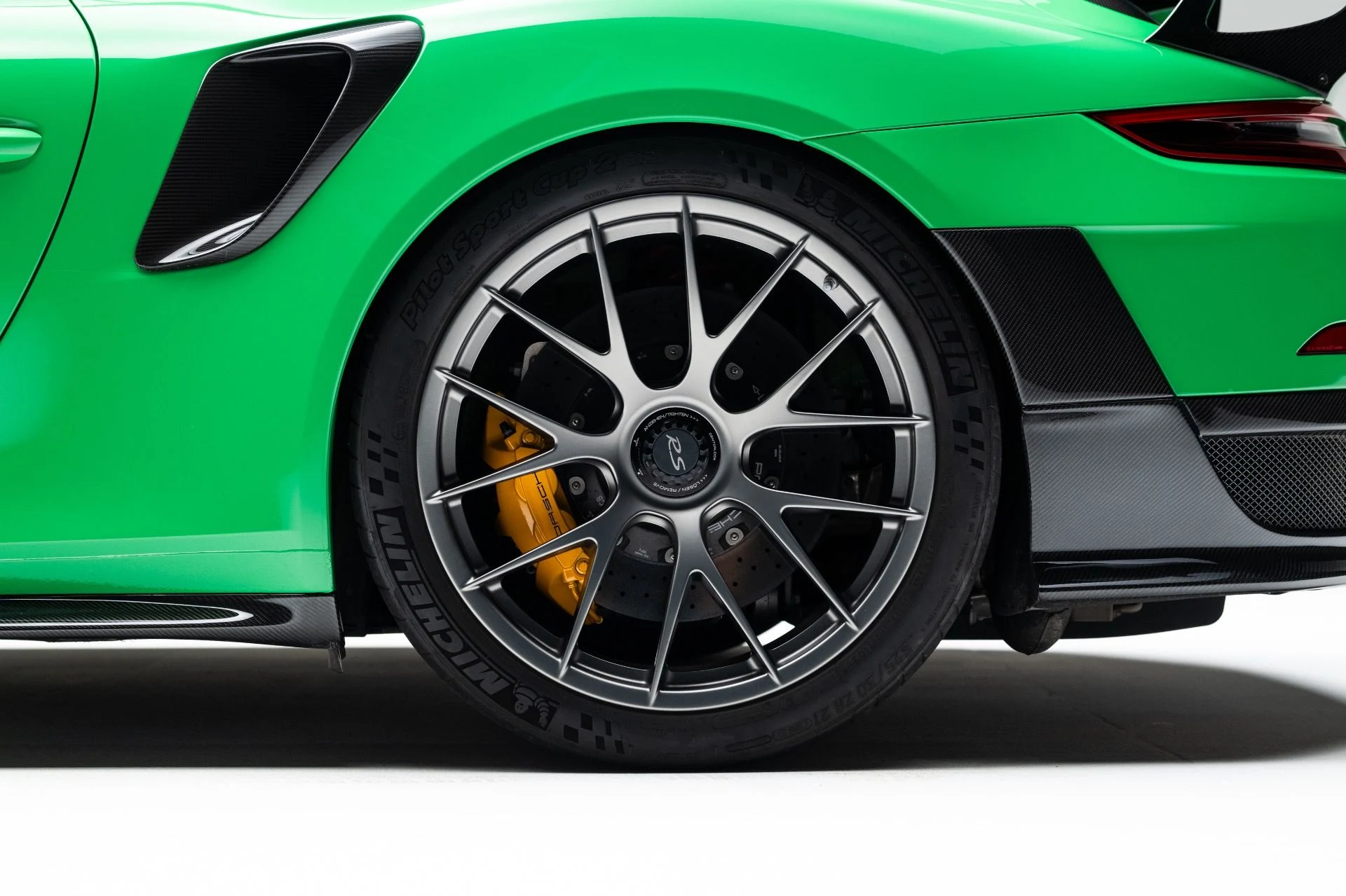 mph004_3845542662_12045_p5_l_a33db90d66