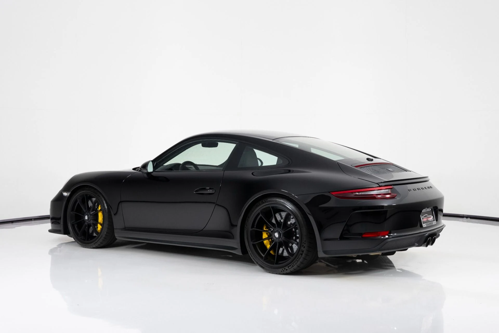 mph004_3847904205_Used_2018_Porsche_911_GT_3_1758757115_896acb98ee