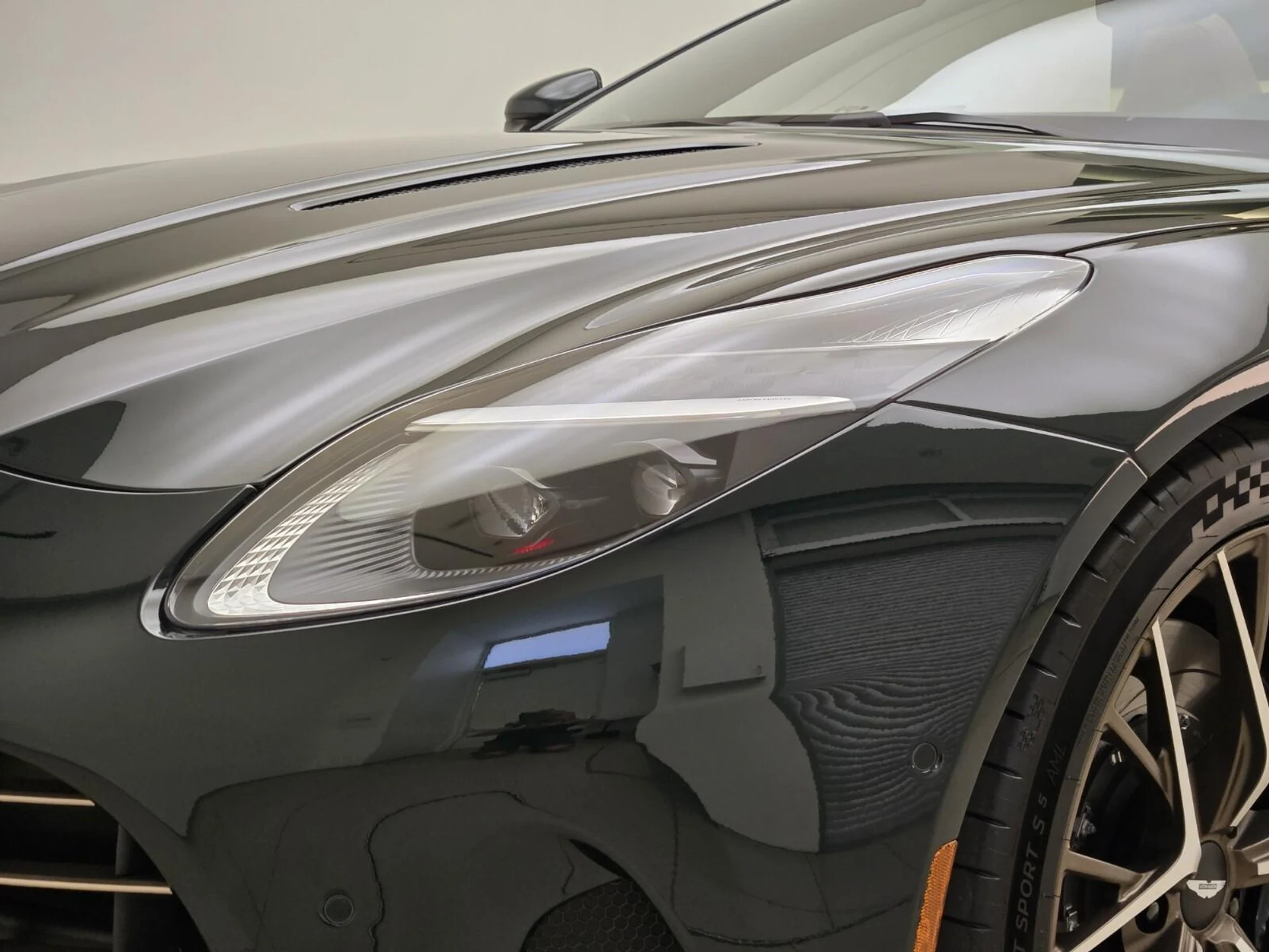 mph004_3849121627_New_2026_Aston_Martin_DB_12_Volante_1777612878_5773259302