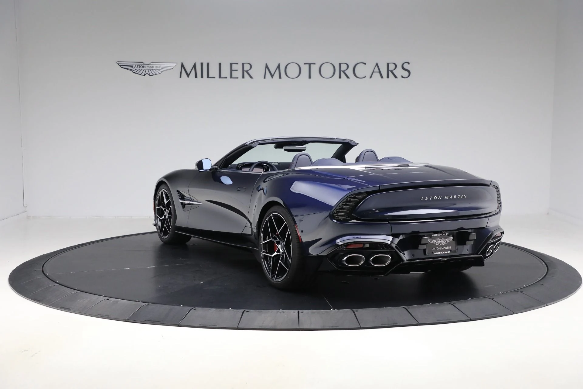 mph004_3861739126_New_2026_Aston_Martin_Vanquish_Volante_1762784301_30149b32dd