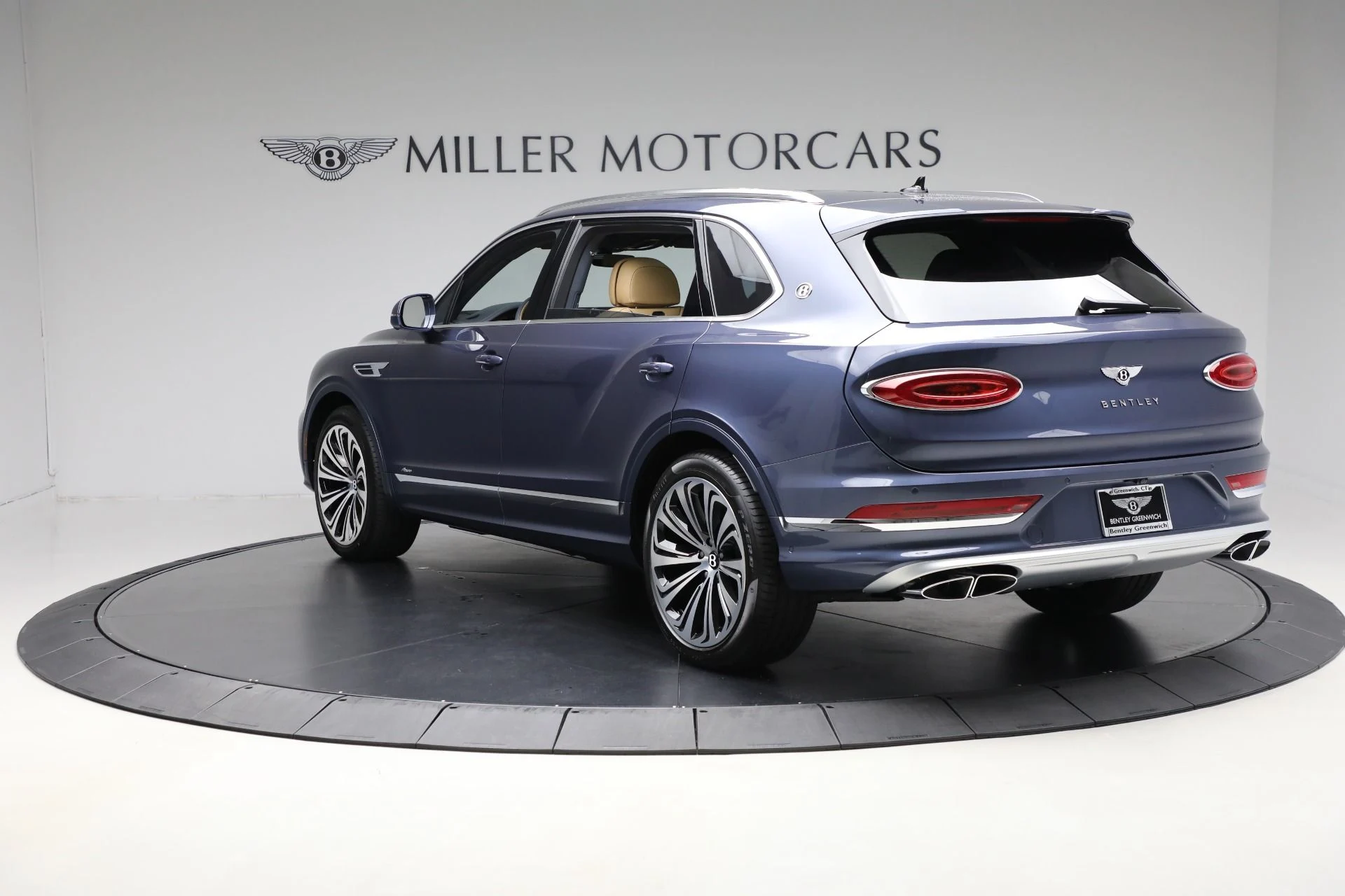 mph004_3865646568_New_2025_Bentley_Bentayga_EWB_Azure_V8_bcb4587fca