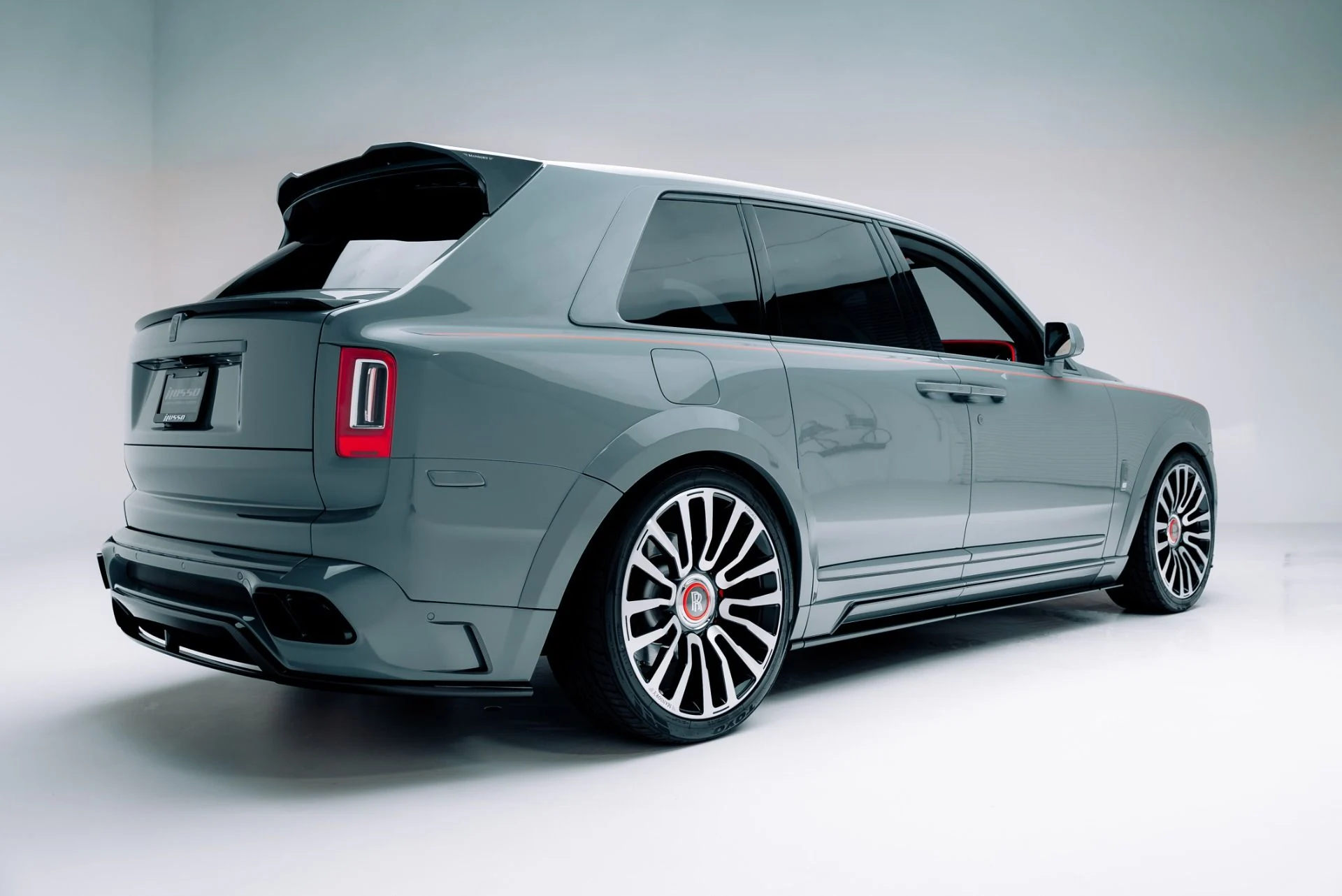 mph004_3884682104_Used_2020_Rolls_Royce_Cullinan_1764611808_c8f7cf6682