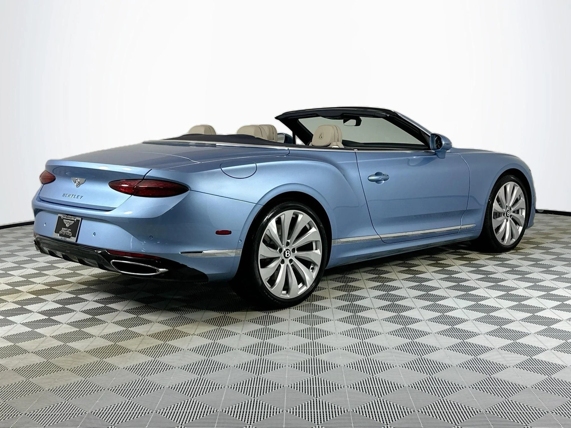 mph004_3884792394_5_7197213e6a