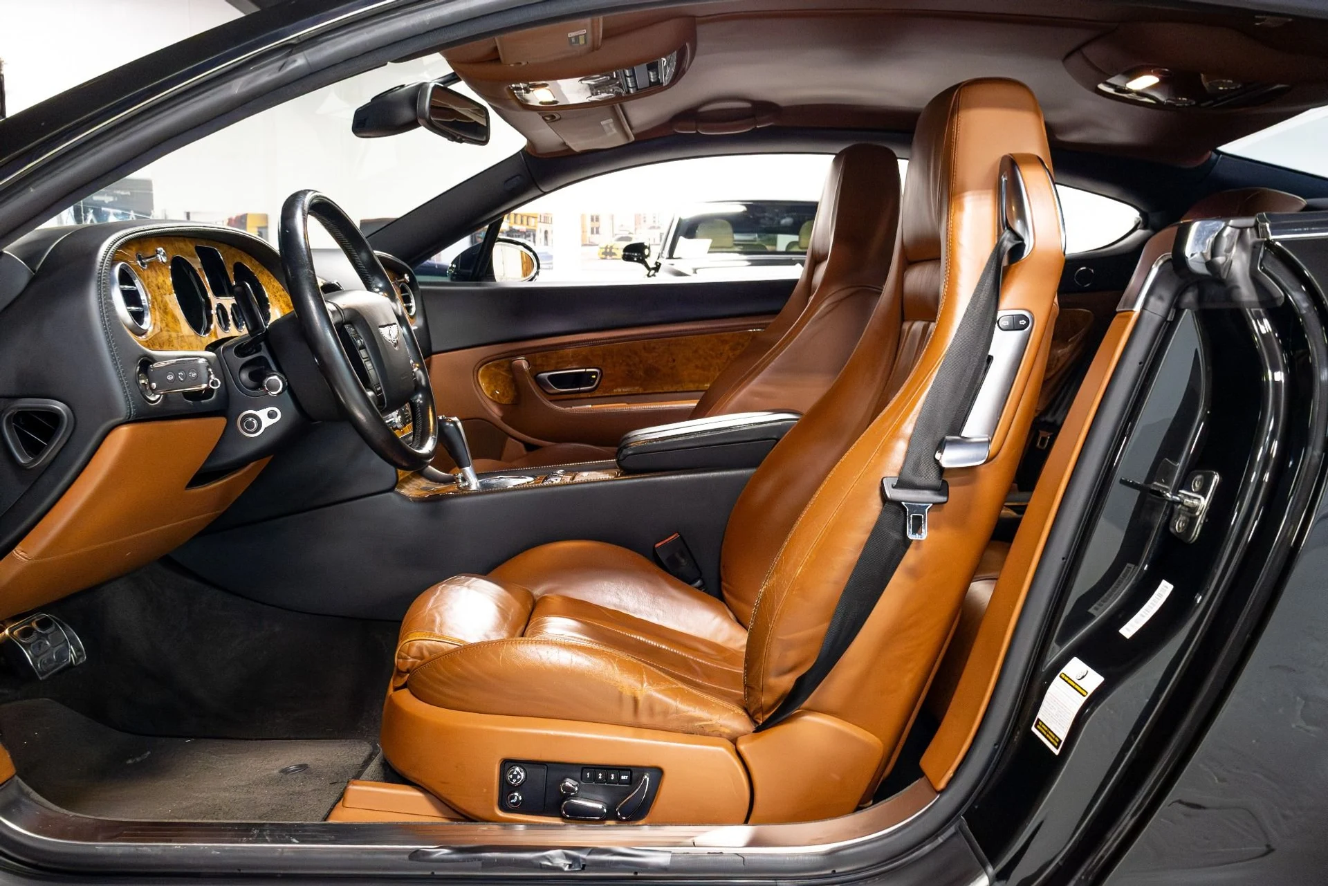 mph004_3889991219_Used_2004_Bentley_Continental_GT_1776778779_71009c9c8e