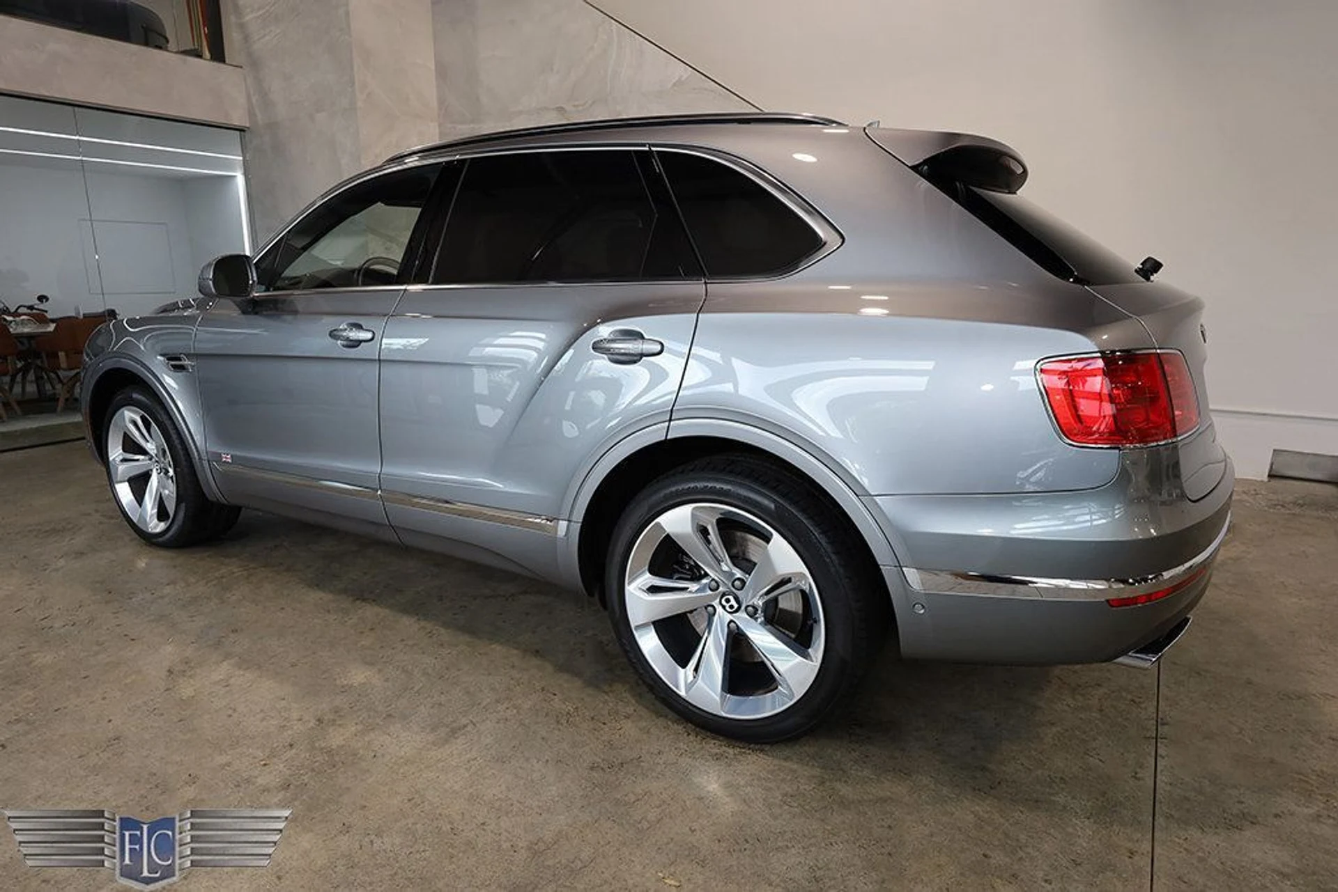 mph004_3899494740_used_2018_bentley_bentayga_onyxeditionawd_9689_22935440_5_1024_a0e7e4df6c