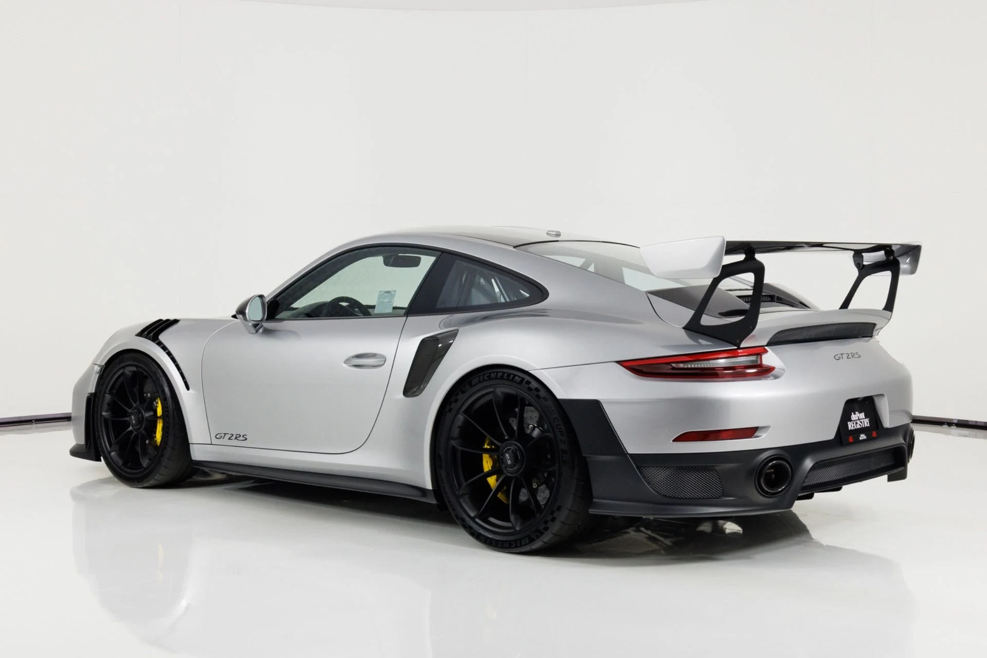 mph004_3903376480_Used_2018_Porsche_911_GT_2_RS_1791916169_e0ddc3390e