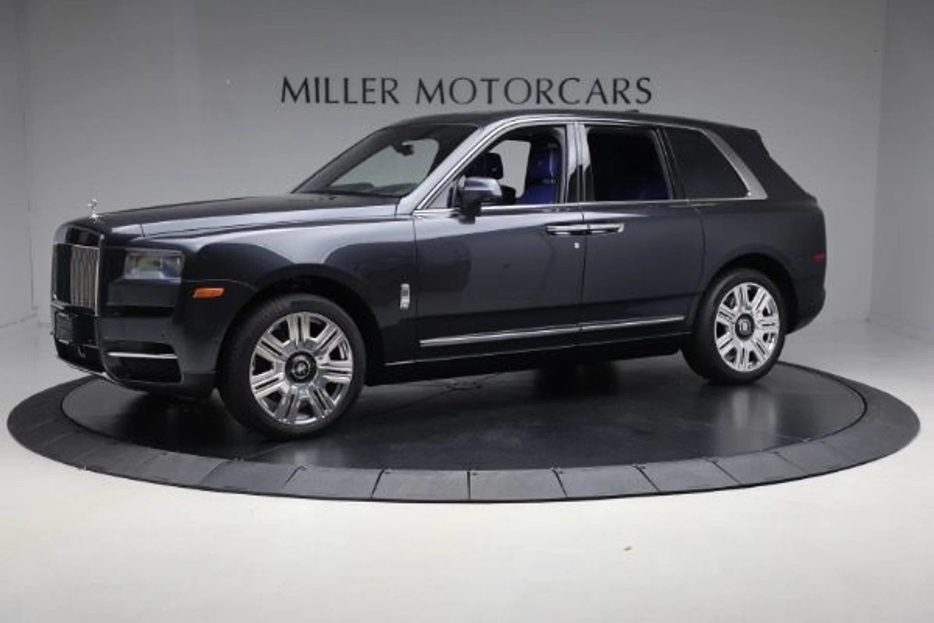 mph004_391061990_Used_2022_Rolls_Royce_Cullinan_a60916f7d4