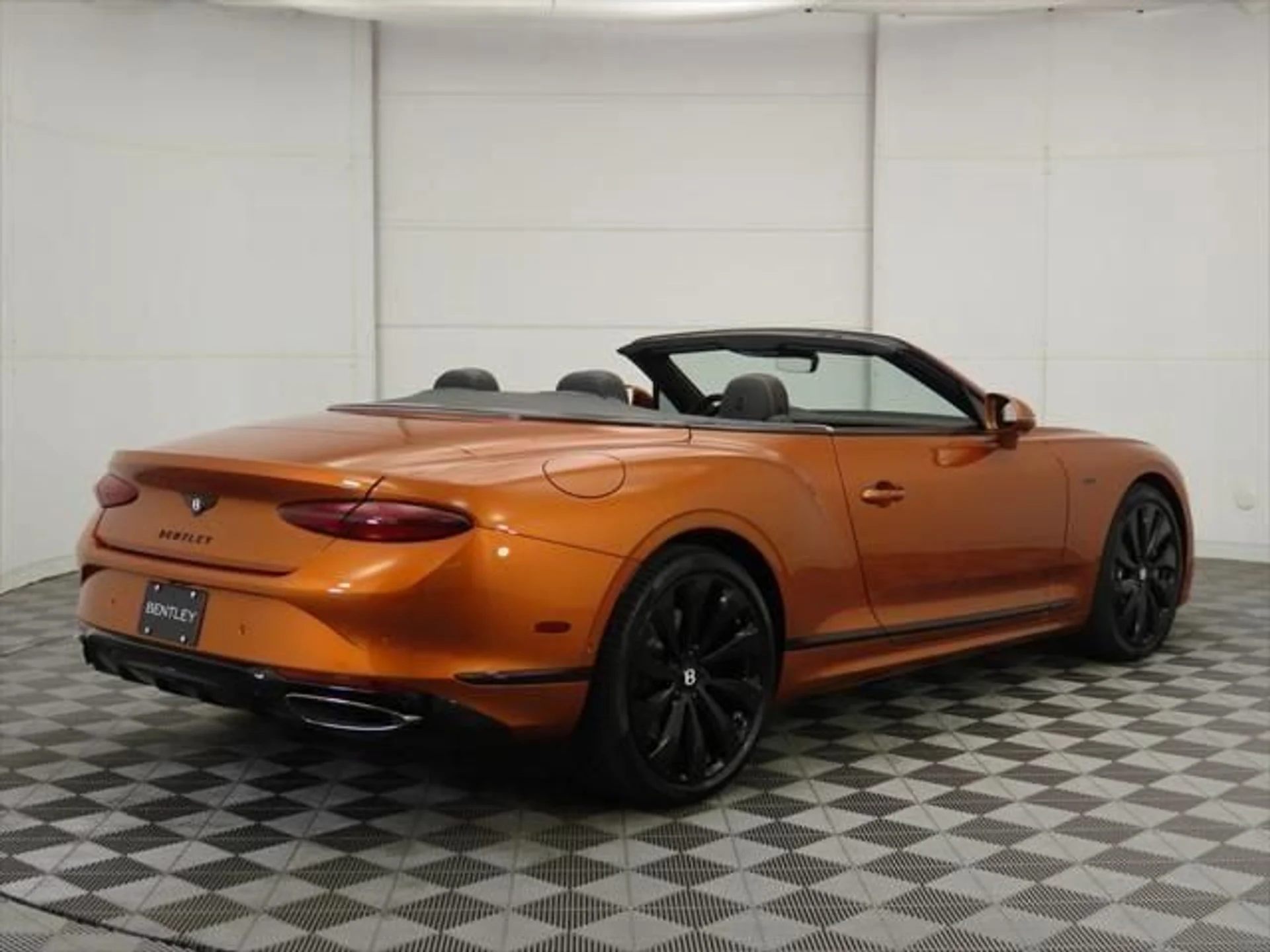 mph004_3921736614_used_2025_bentley_continental_gtblackeditionconvertible_8119_23029542_5_640_adbffd8e5e
