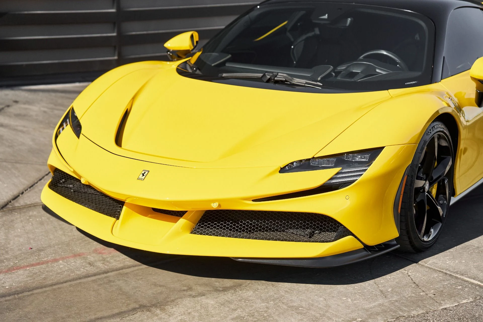 mph004_3926515933_Used_2022_Ferrari_SF_90_Stradale_Base_1762462311_01b25e1c3d