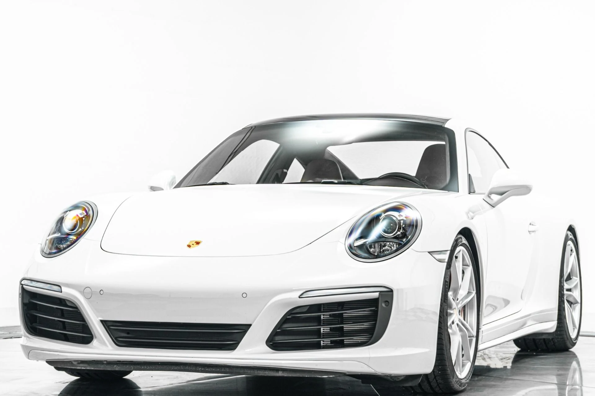 mph004_3927096996_Used_2019_Porsche_911_Carrera_4_S_Sport_Package_Two_Tone_Interior_1782227287_d706e53851