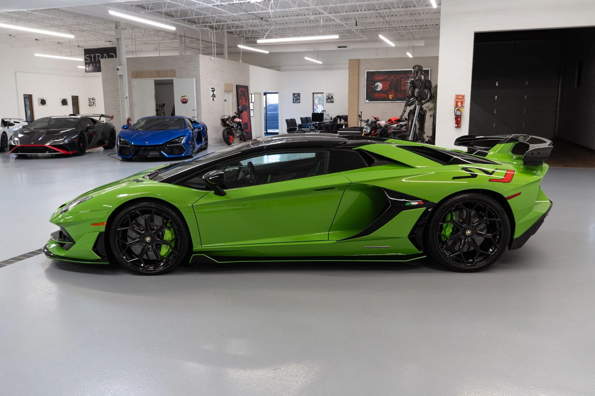 mph004_3938863687_Used_2021_Lamborghini_Aventador_LP_770_4_SVJ_1763584595_fd54388f2a
