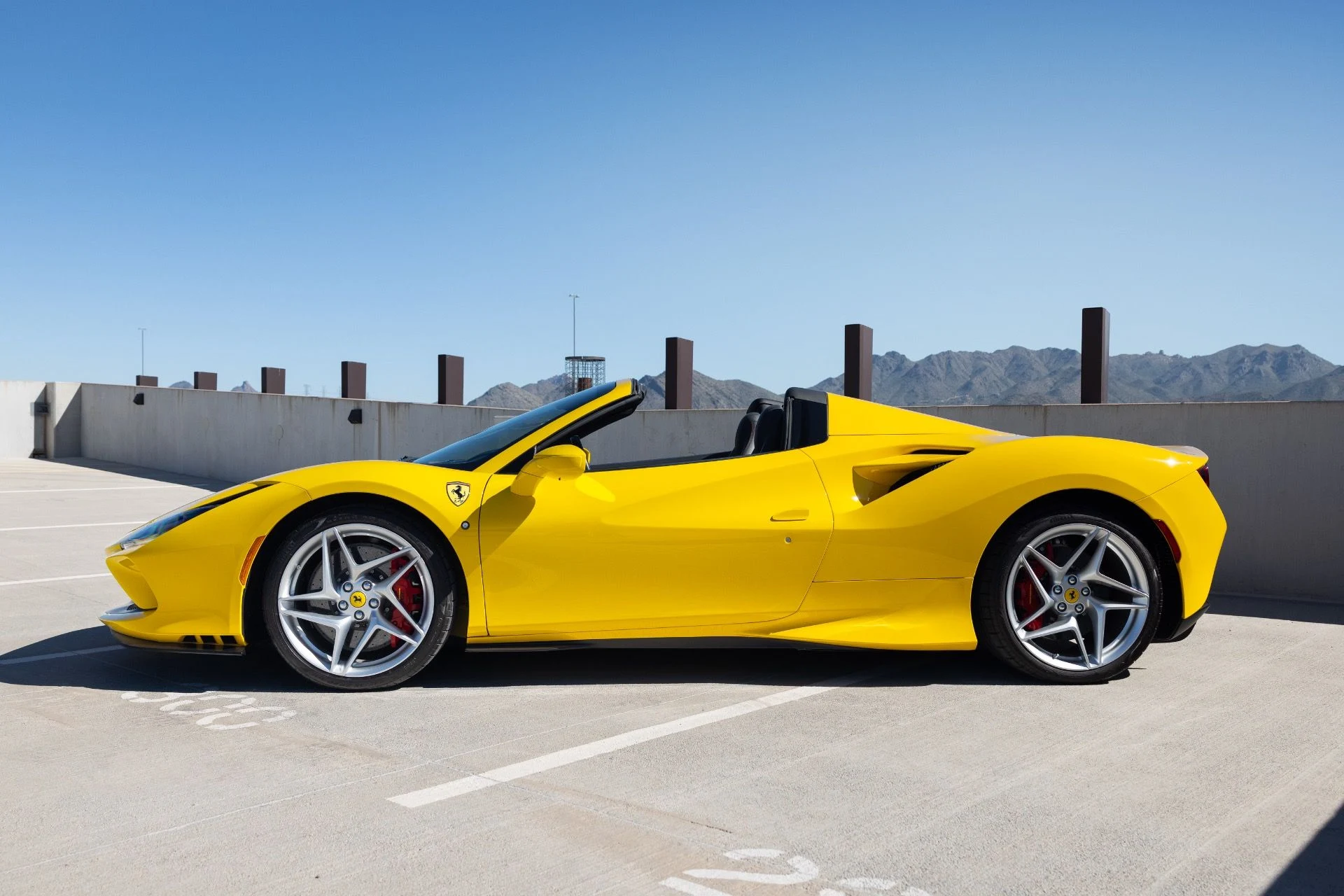 mph004_3943613020_Used_2022_Ferrari_F8_Spider_1790977692_95cda50a79