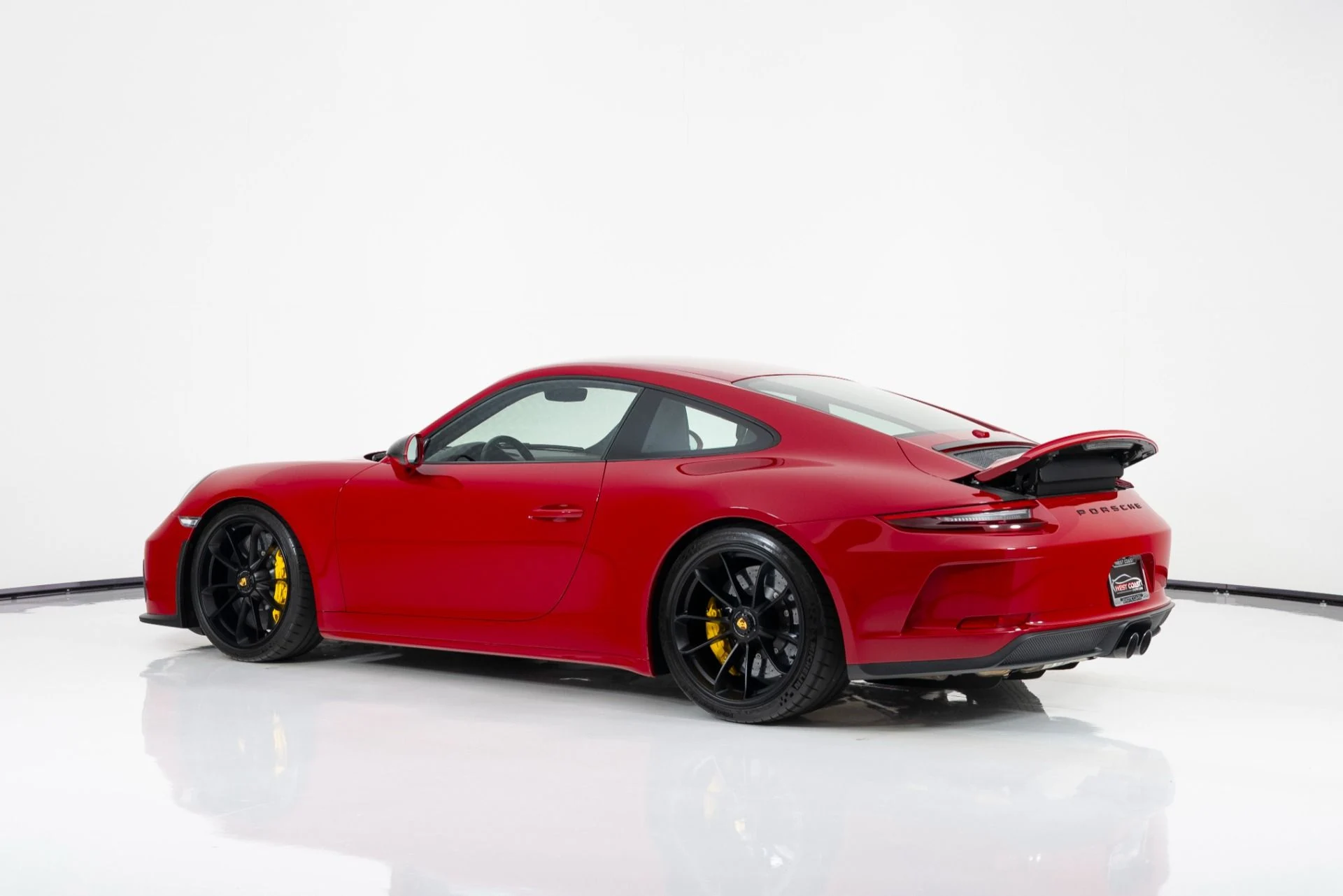 mph004_3957277629_Used_2019_Porsche_911_GT_3_1757463262_7154a3162f