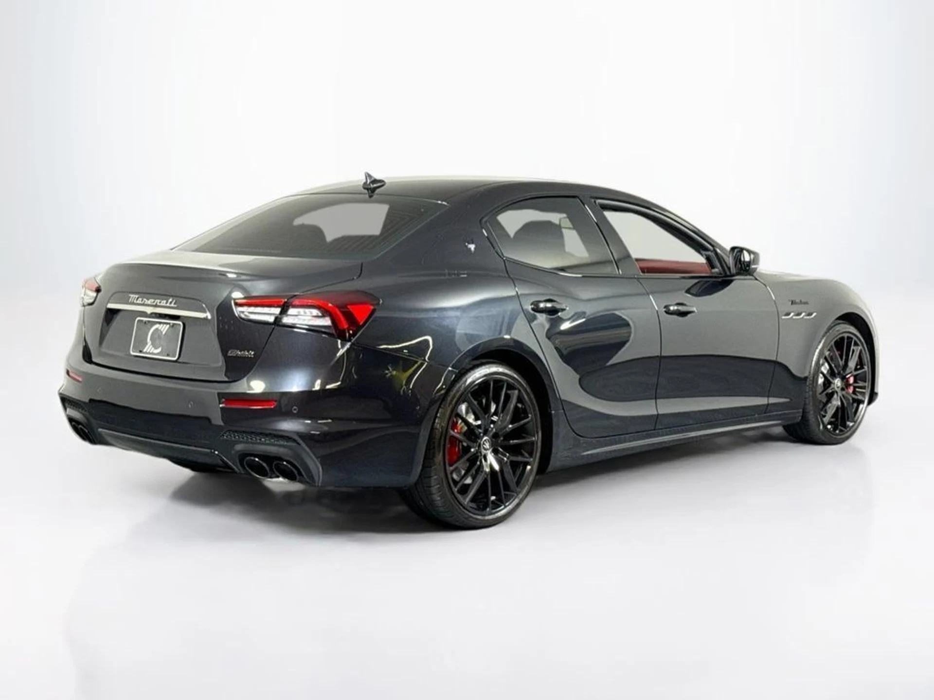 mph004_3958734216_used_2022_maserati_ghibli_modena_11350_23041612_5_1024_02fdebb214