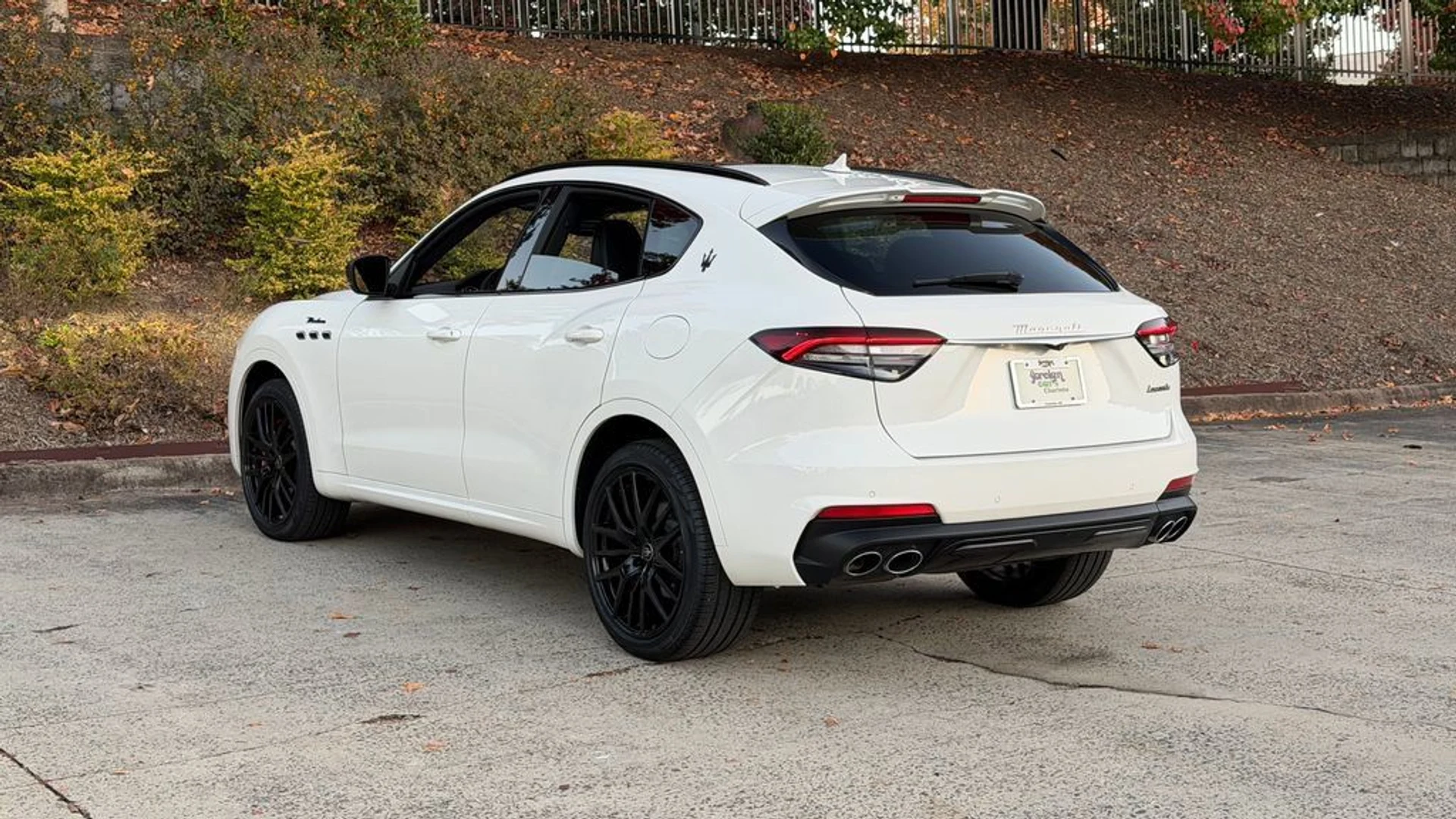 mph004_3965871758_75ed2279fd3443f1a9b8c804dd917e80_52a5079d81