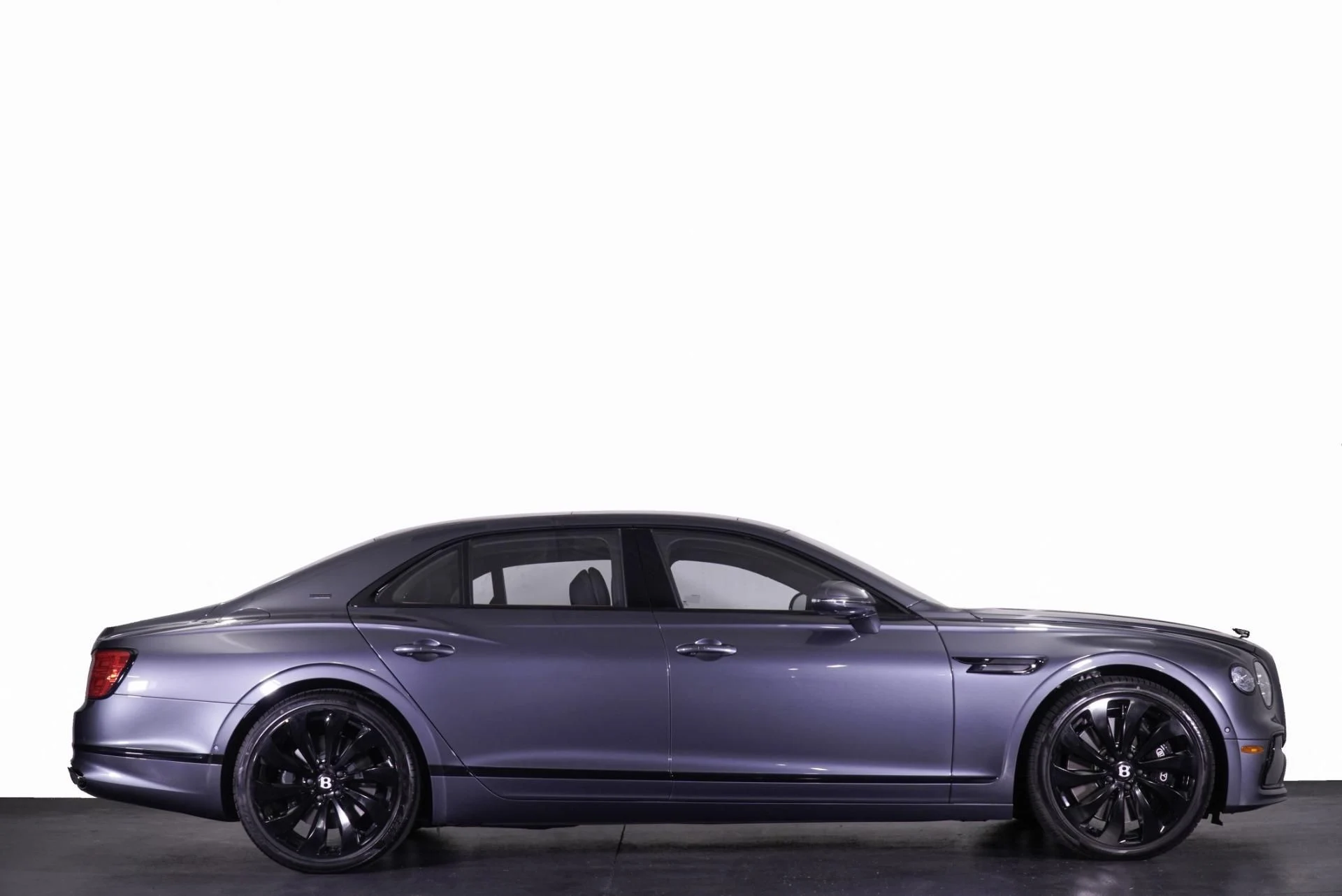 mph004_3966969541_New_2025_Bentley_Flying_Spur_Black_Edition_1760384463_9f2c5097b7