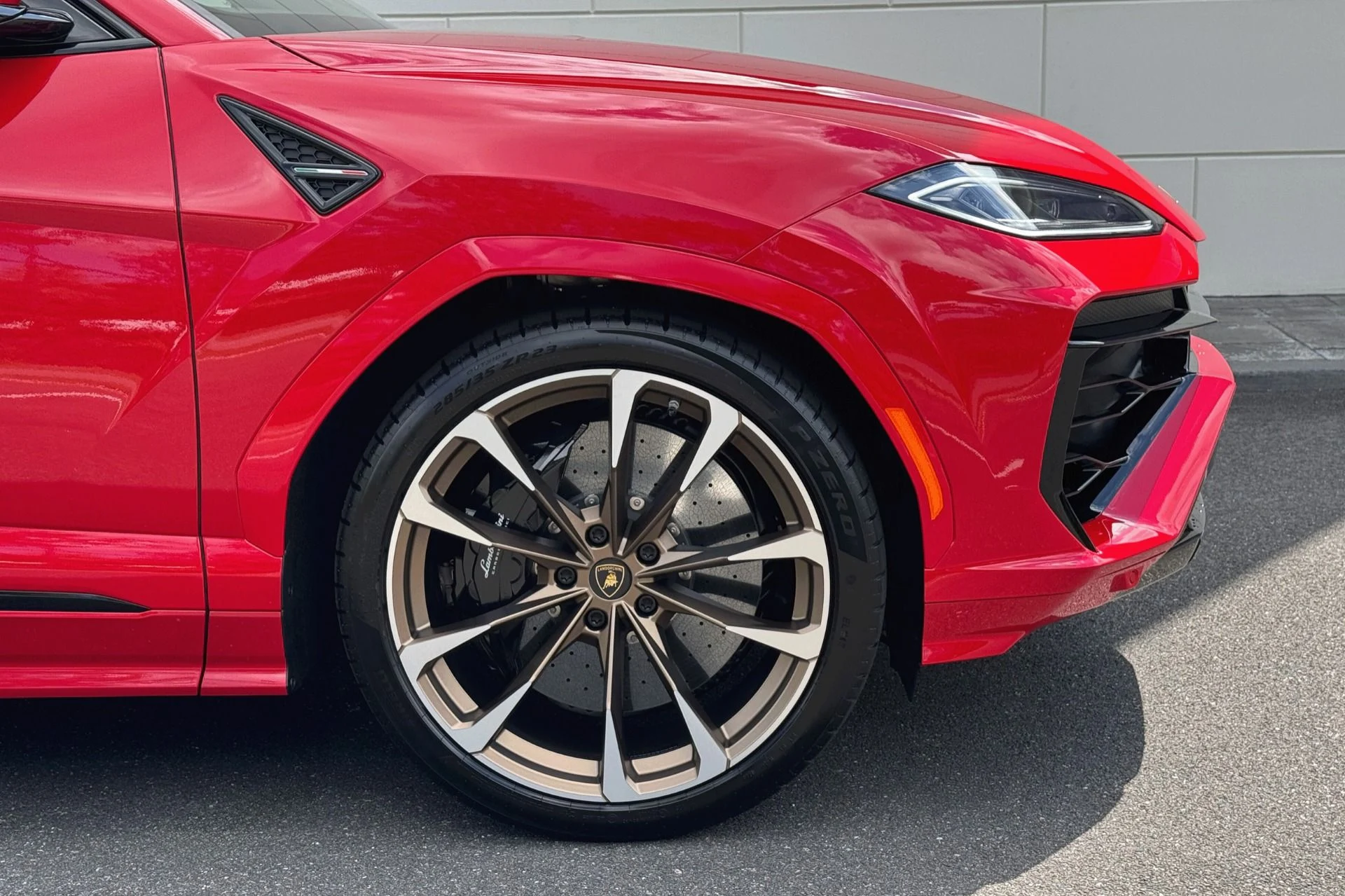 mph004_3987717807_New_2025_Lamborghini_Urus_SE_1756989496_f7c65c2c2c