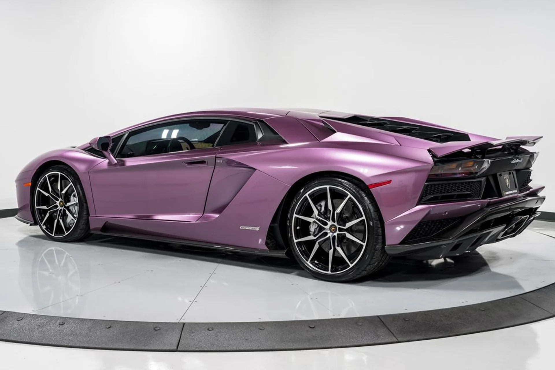 mph004_3992589662_32afce3b9e080966ff03de519a1299a0x_2630ca8874