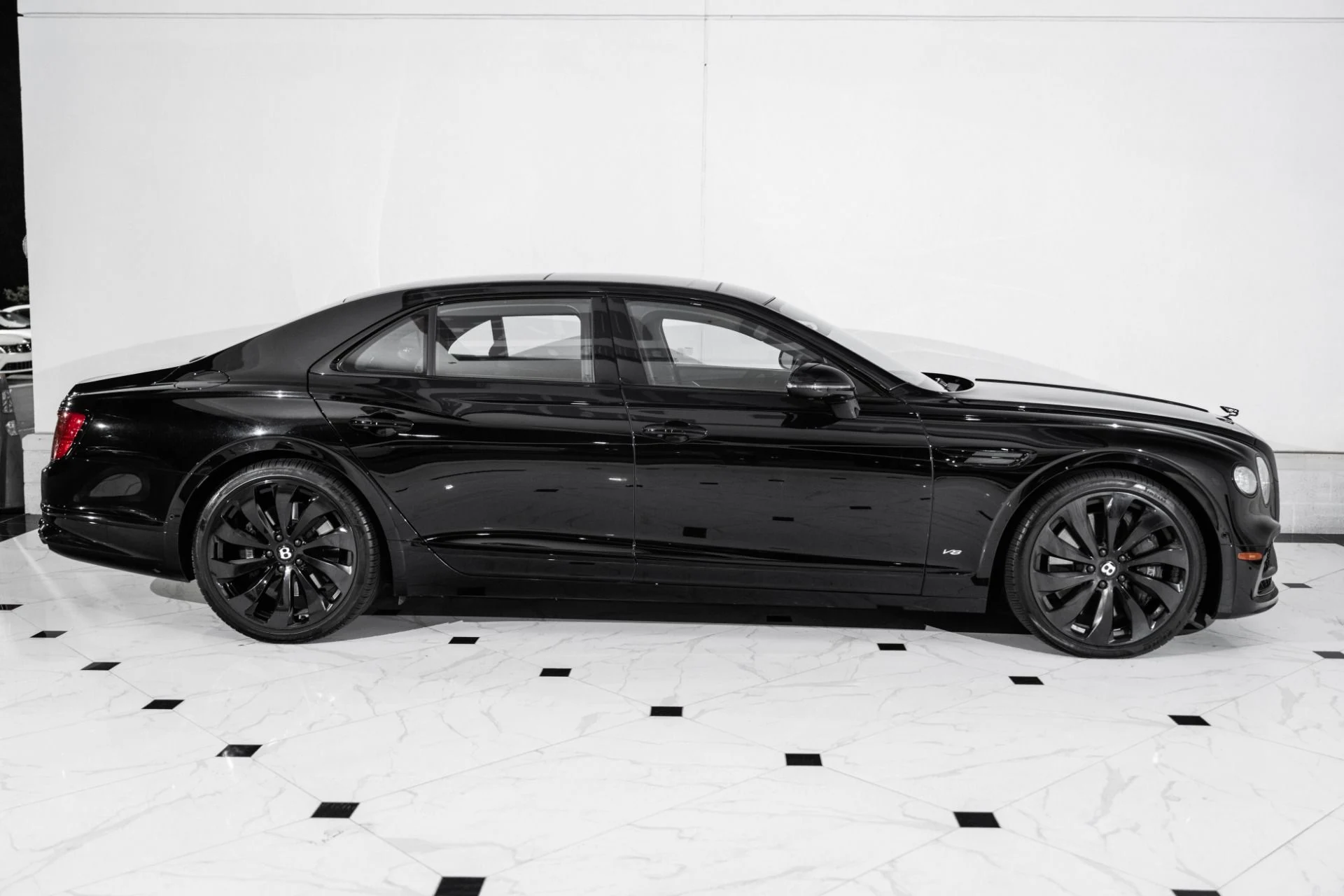 mph004_3994133362_Used_2022_Bentley_Flying_Spur_V8_1761057059_194302f048