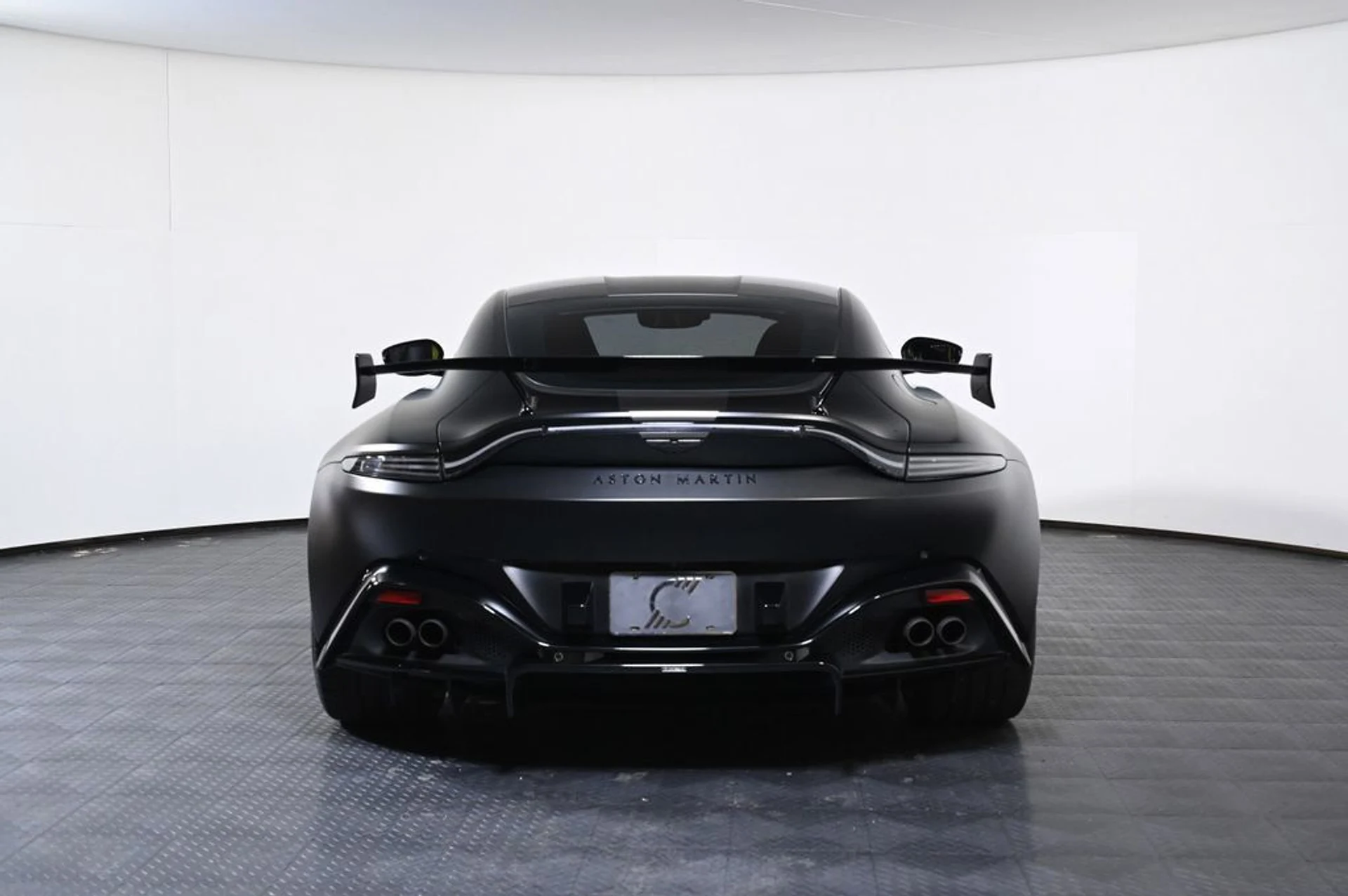 mph004_4015128310_used_2023_aston_martin_vantage_f1edition_11350_23029594_5_1024_72713768b0