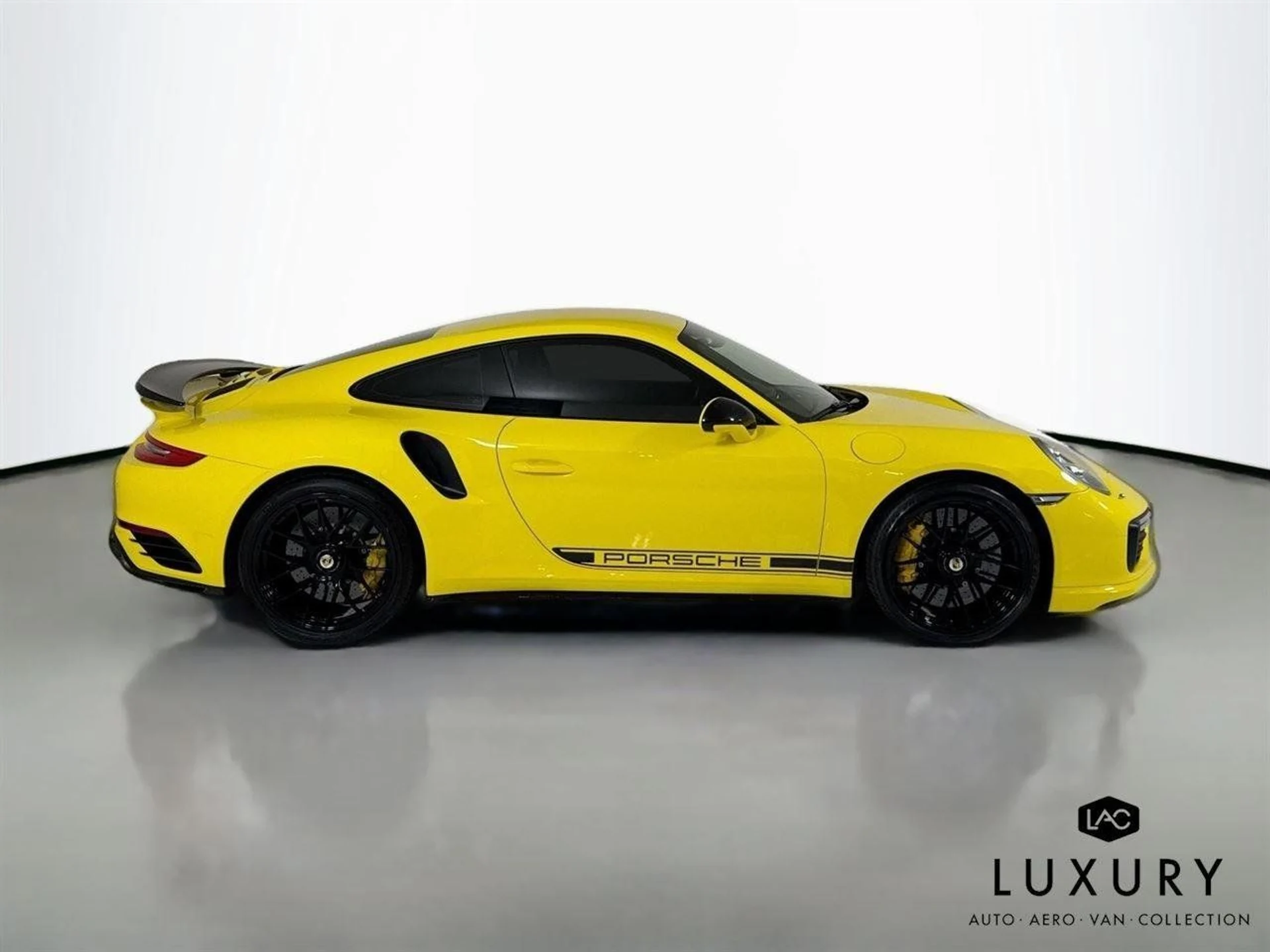 mph004_4032566281_cfe043bc68e01876df9055c58f46f42e_1a84573e77