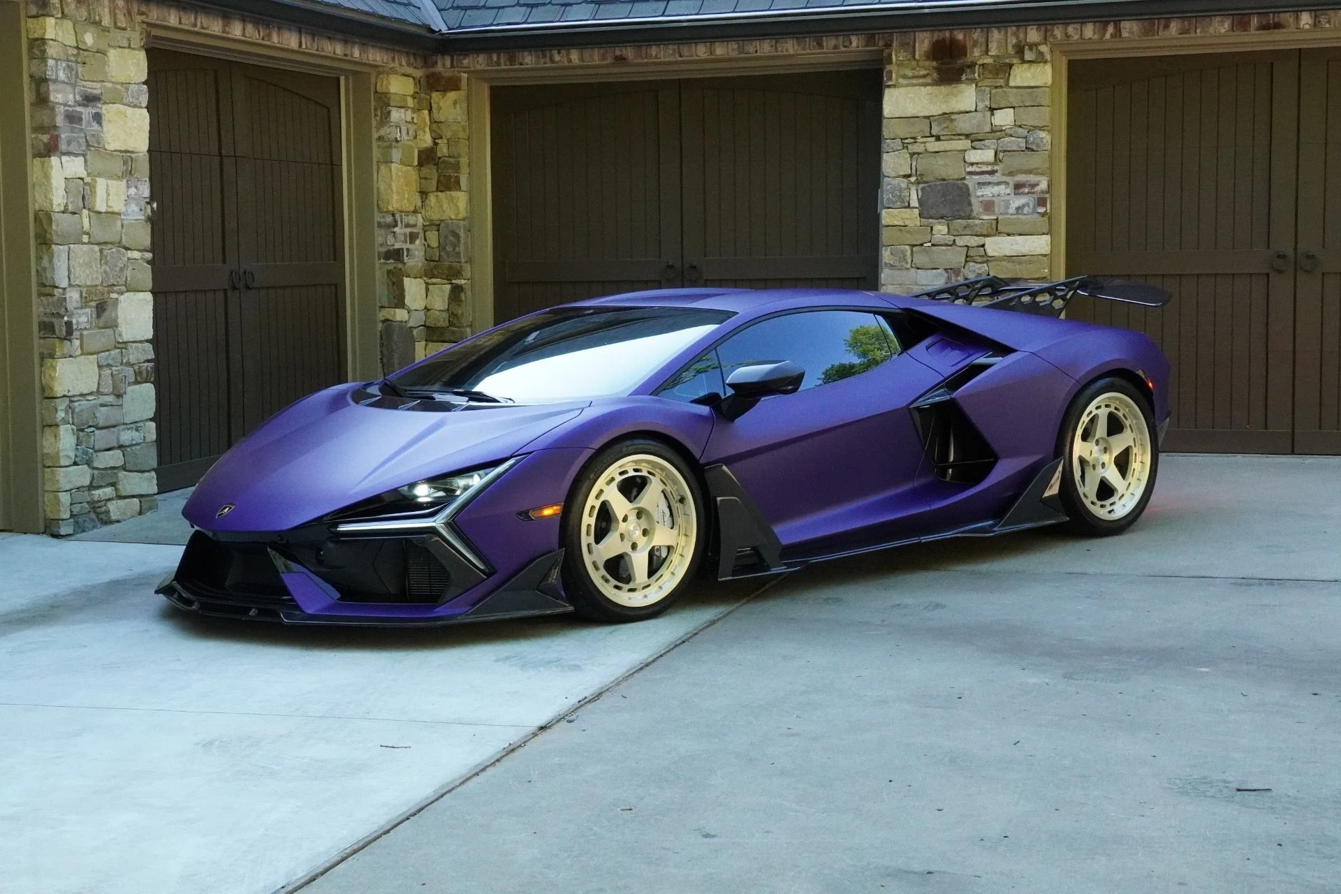 mph004_4033375570_Used_2024_Lamborghini_Revuelto_1781191894_3d61224bec