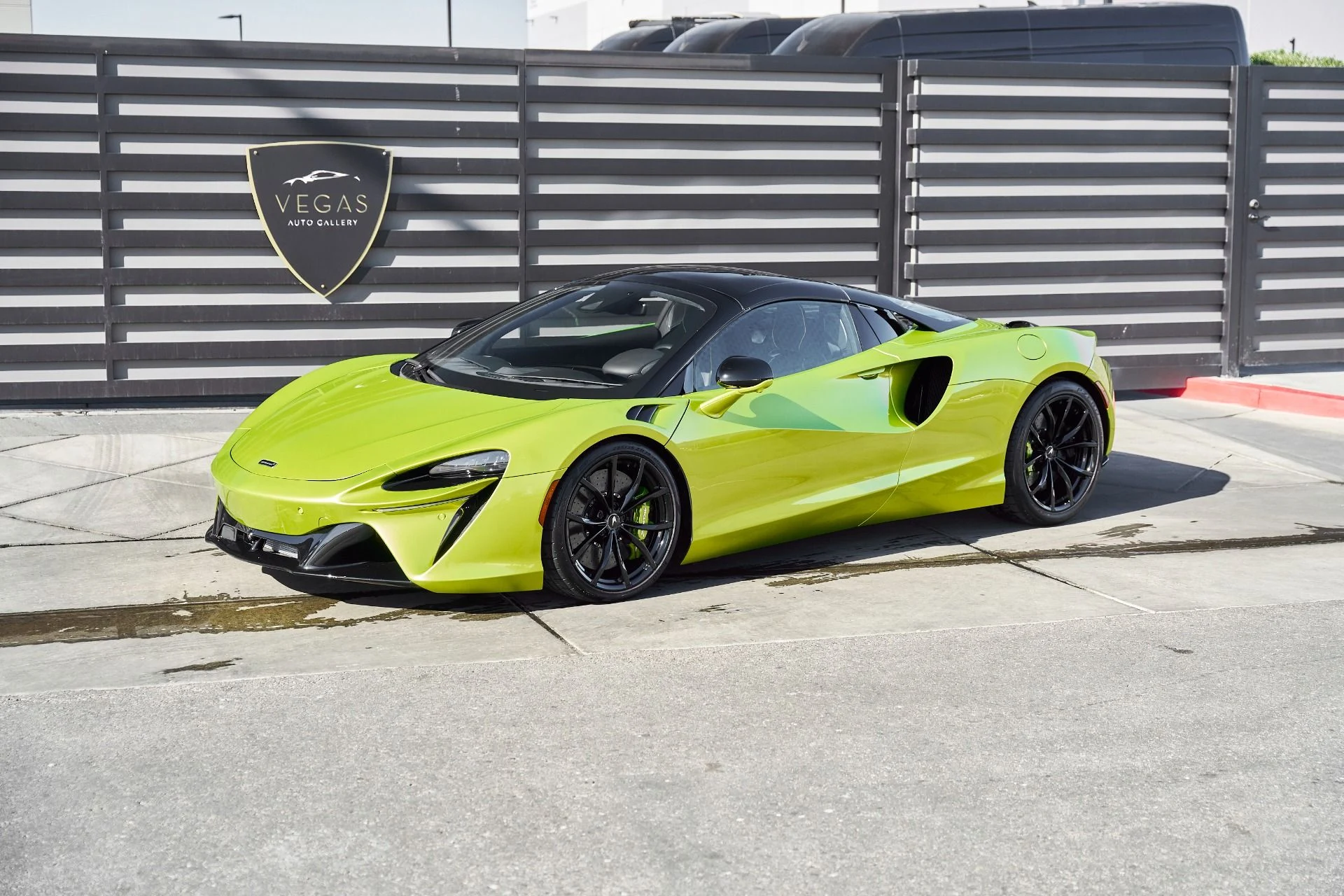 mph004_403568550_Used_2025_Mc_Laren_Artura_Tech_Lux_1769825803_edacf9cf78