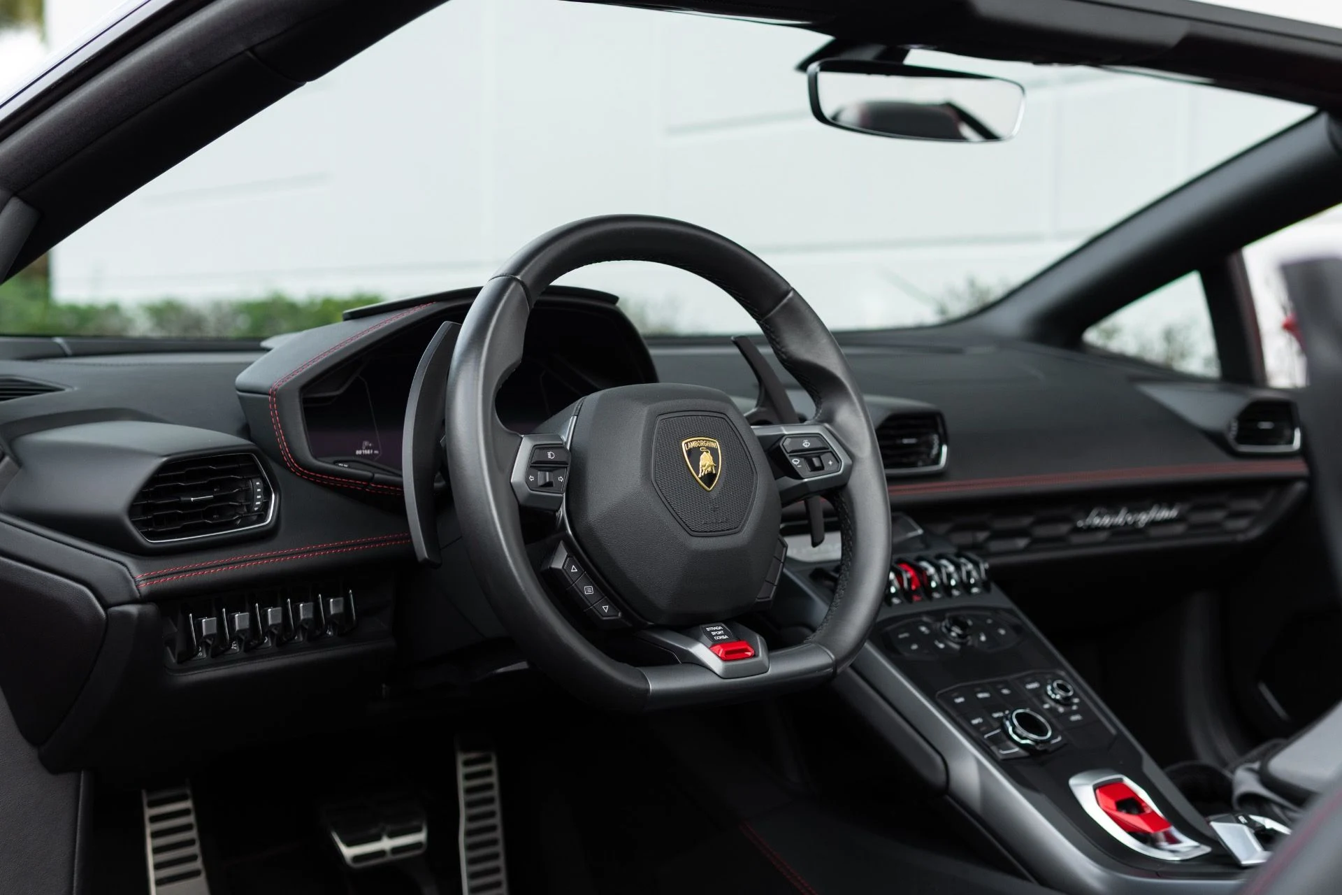 mph004_4041848037_Used_2018_Lamborghini_Huracan_LP_580_2_Spyder_1766443768_2b522fd54a