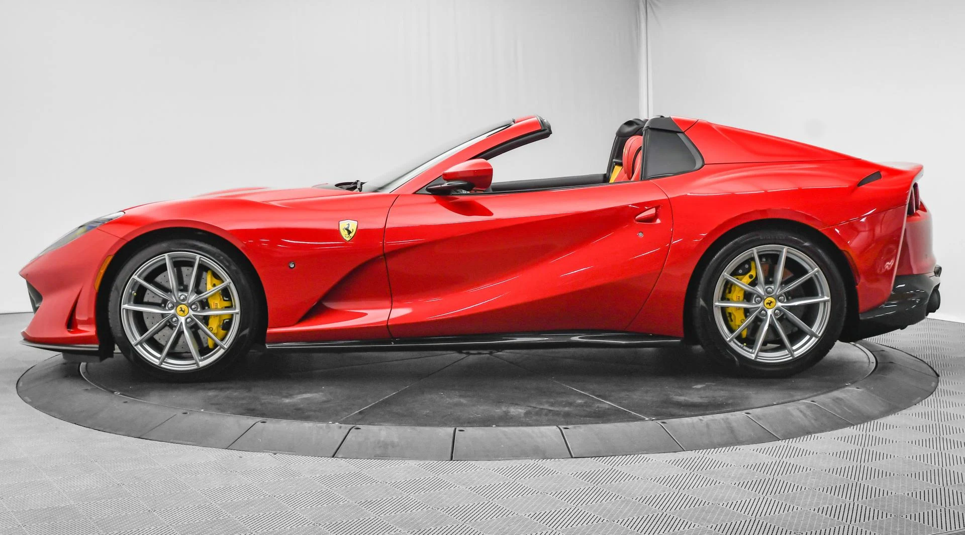 mph004_404454758_Used_2021_Ferrari_812_GTS_1753257382_d030293d7b