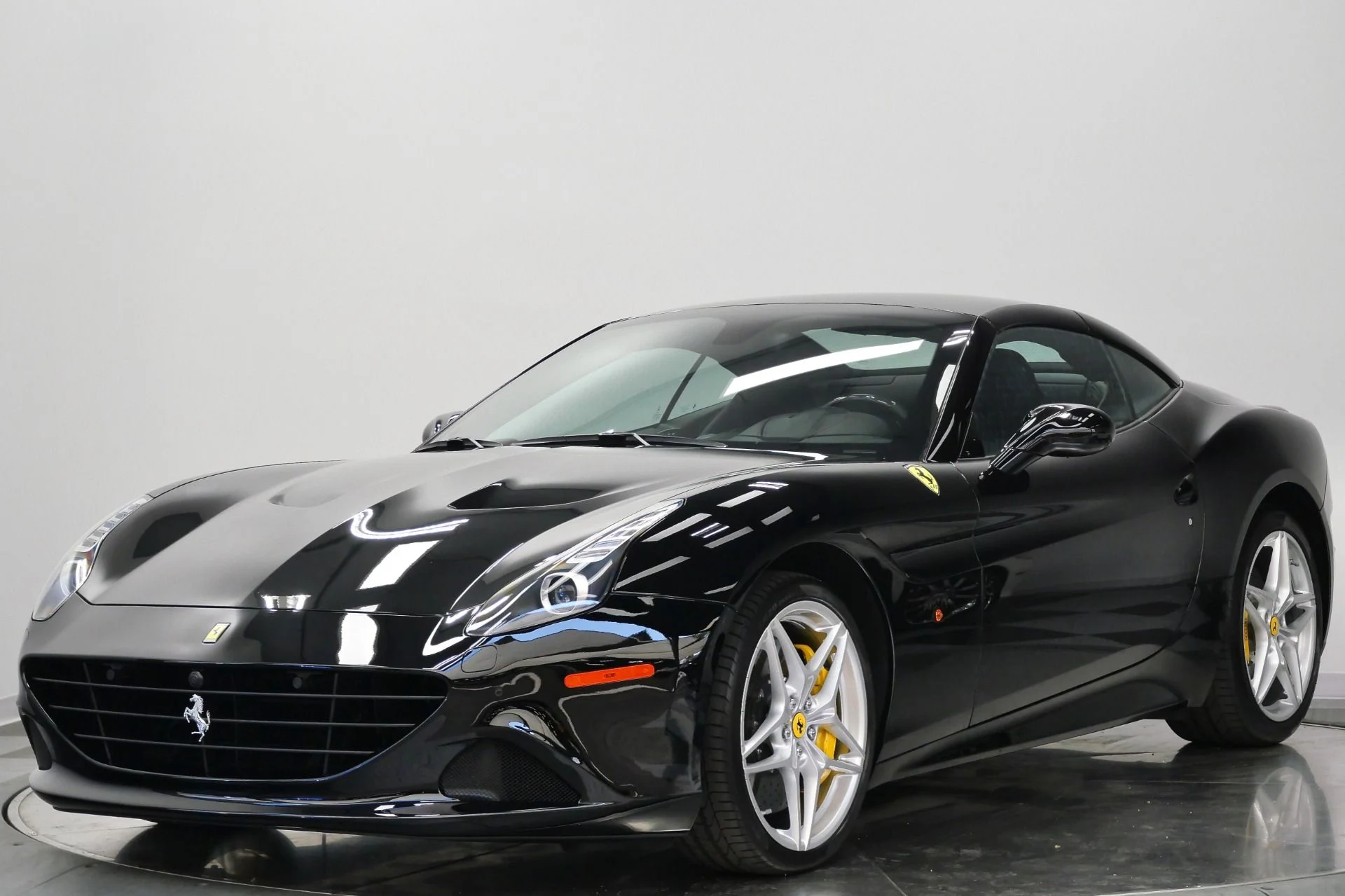 mph004_4051255576_Used_2015_Ferrari_California_T_Carbon_Fiber_Interior_Trim_Low_Miles_1778860408_1e407d4cc7