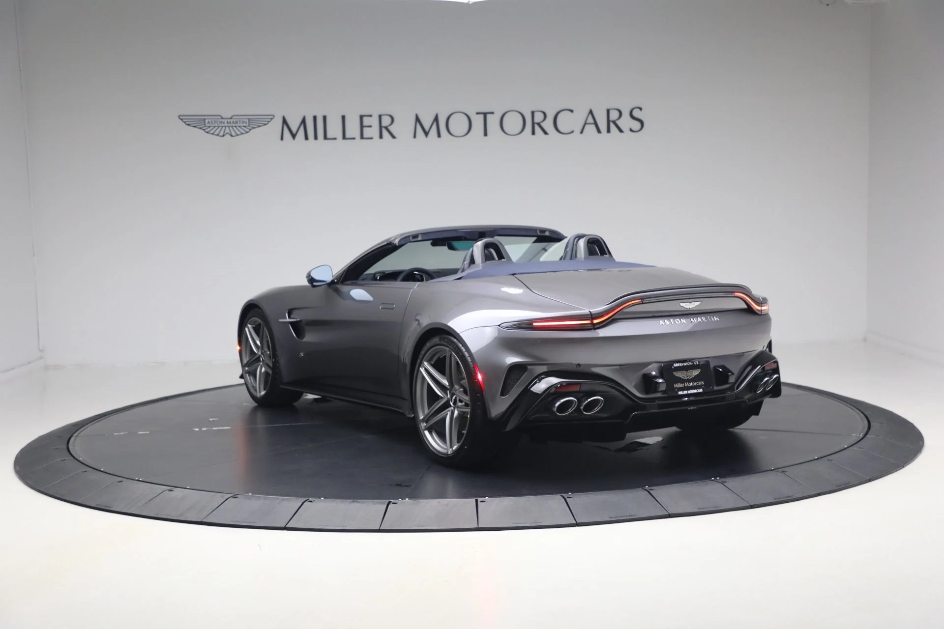 mph004_4053707152_New_2026_Aston_Martin_Vantage_S_Roadster_1786132821_168405abf4