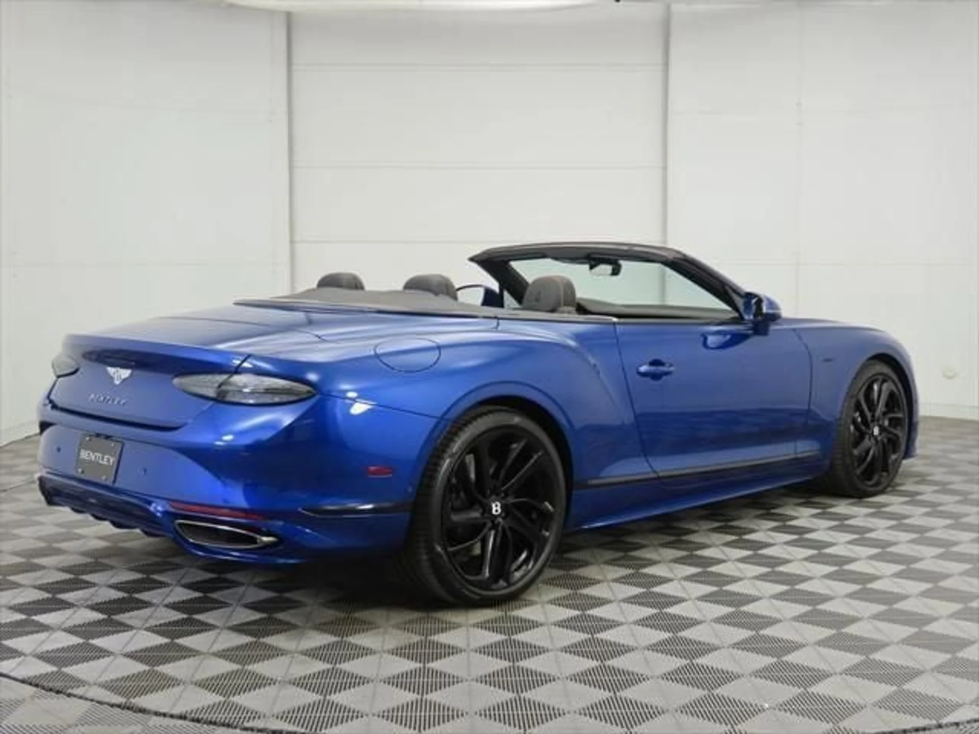 mph004_4053922255_new_2025_bentley_continental_gtspeedconvertible_8119_22891450_5_640_de9b5f82f0