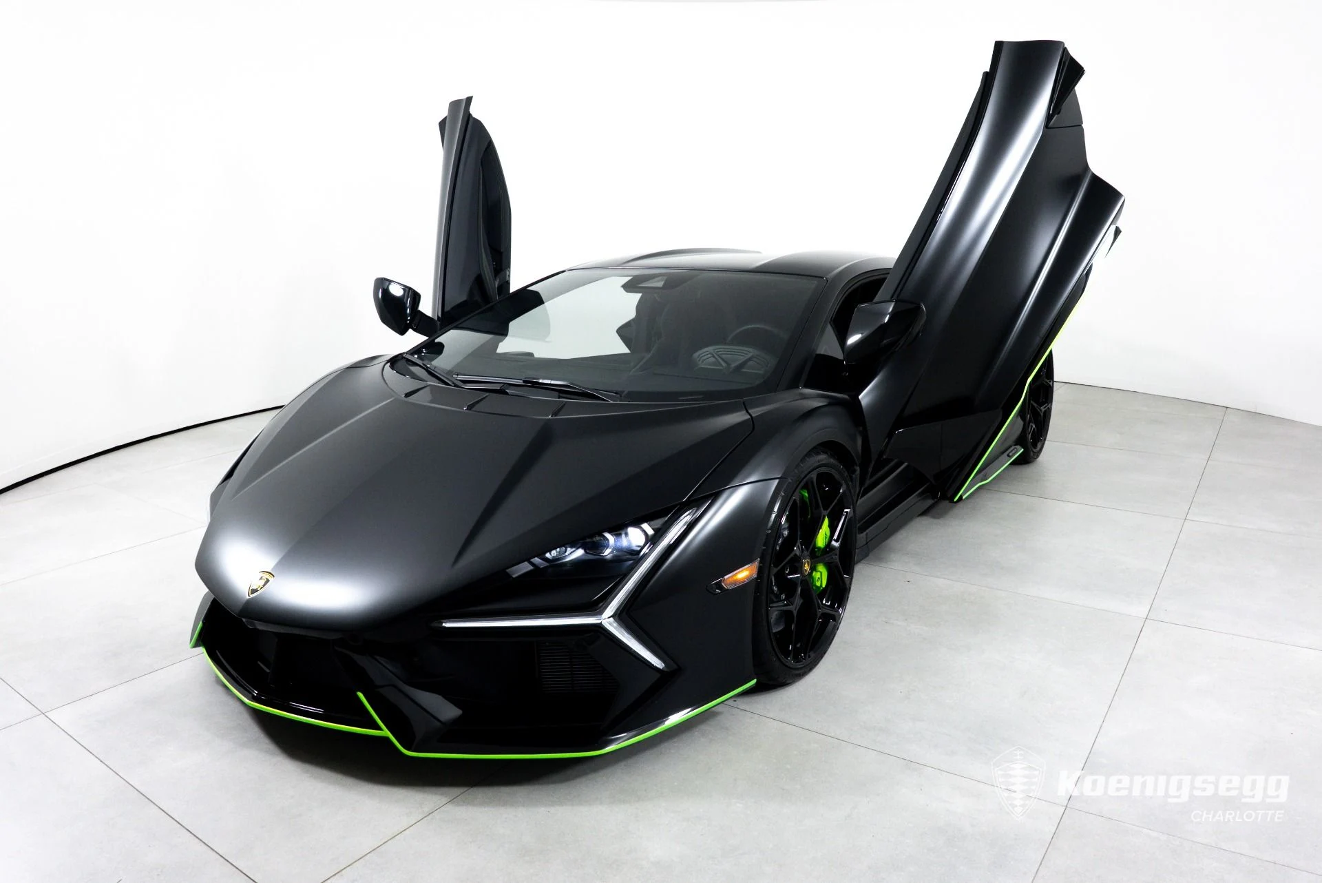 mph004_4065331845_Used_2024_Lamborghini_Revuelto_1783439932_71d93b3391