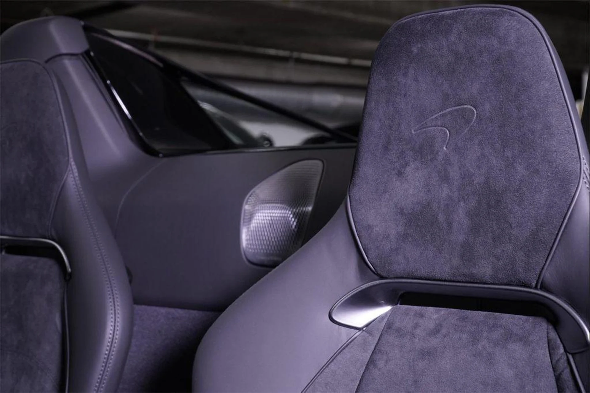 mph004_4071380101_27_Nxv8w1t_Sc_Fzuu2l_o_F_Tl_Ag_FM_9700154335