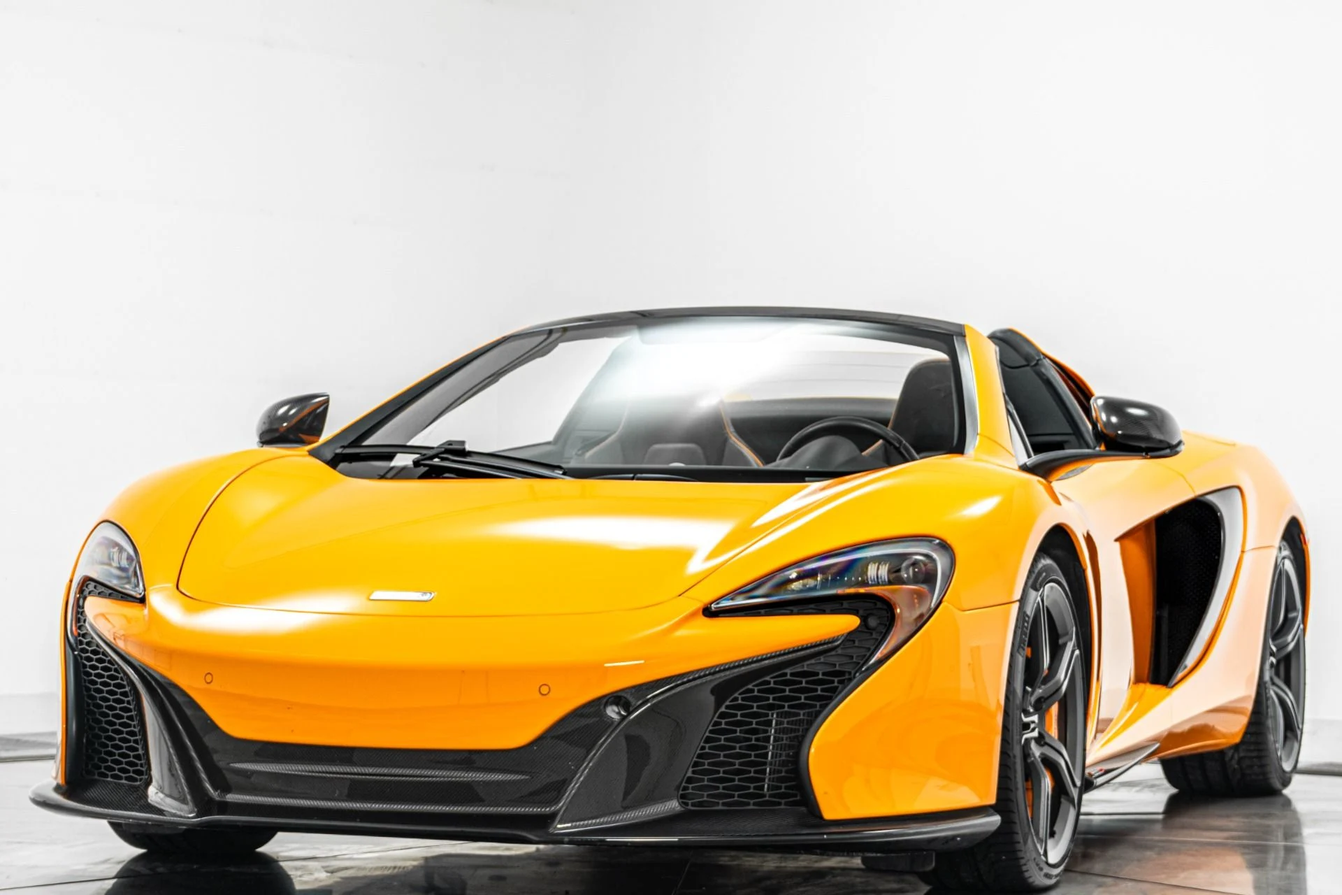 mph004_4071384969_Used_2015_Mc_Laren_650_S_Spider_Interior_and_Exterior_Carbon_Packs_Suspension_Lifter_1778269559_bf27f079c8