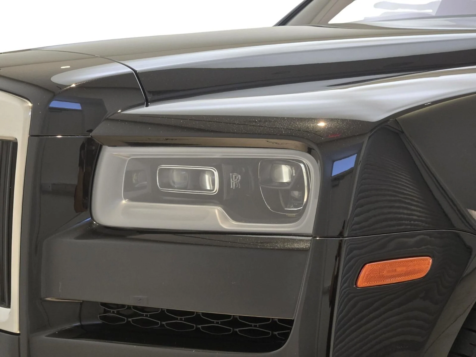 mph004_4073894000_Used_2022_Rolls_Royce_Cullinan_1761806113_4d46d4a940