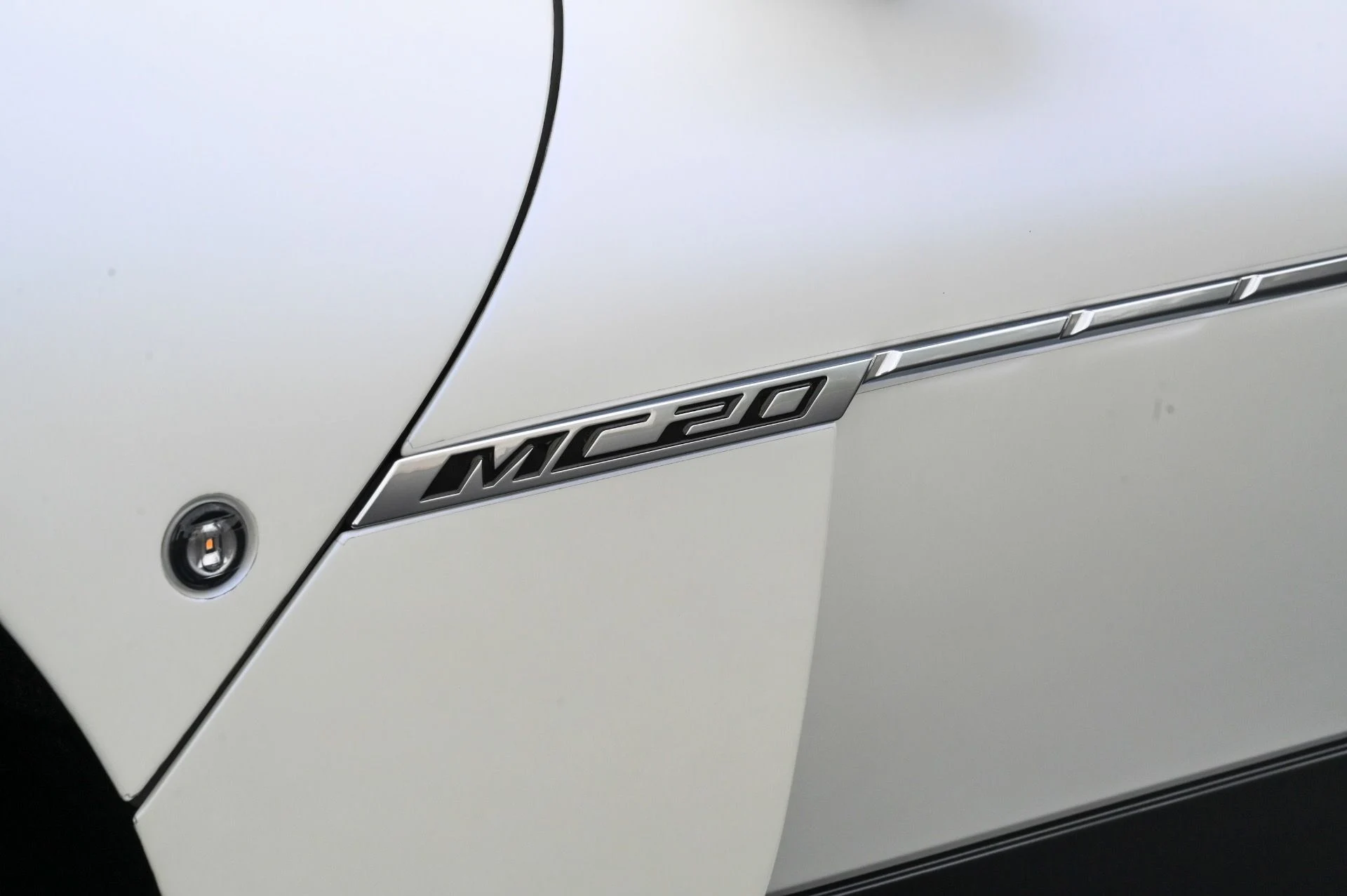 mph004_4077103840_Used_2022_Maserati_MC_20_1715696595_8873f5f93d