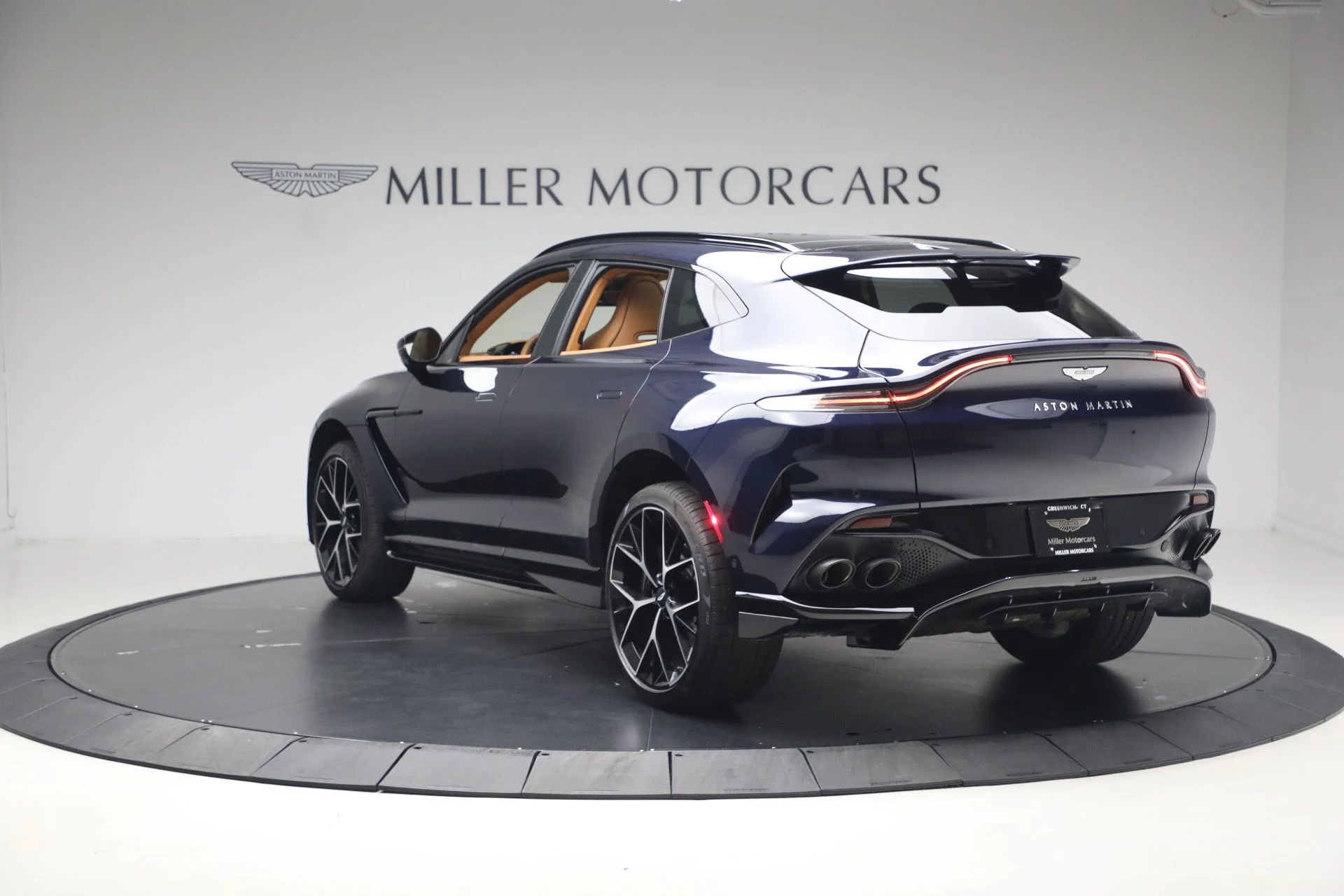 mph004_4078749748_Used_2026_Aston_Martin_DBX_707_1780937341_da6e225ff2