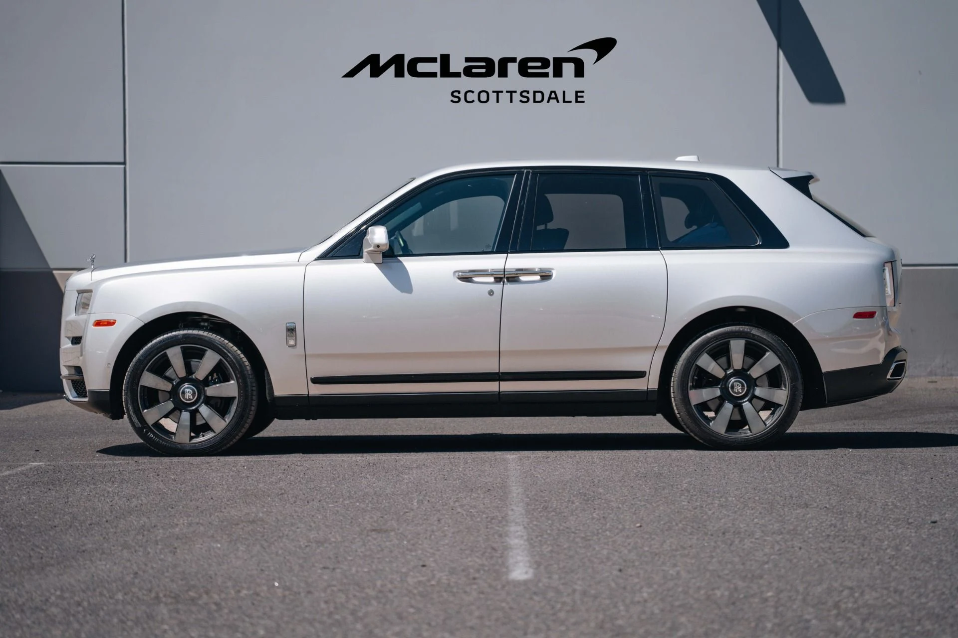 mph004_4079727990_Used_2022_Rolls_Royce_CULLINAN_1745589846_79f6bcac5a