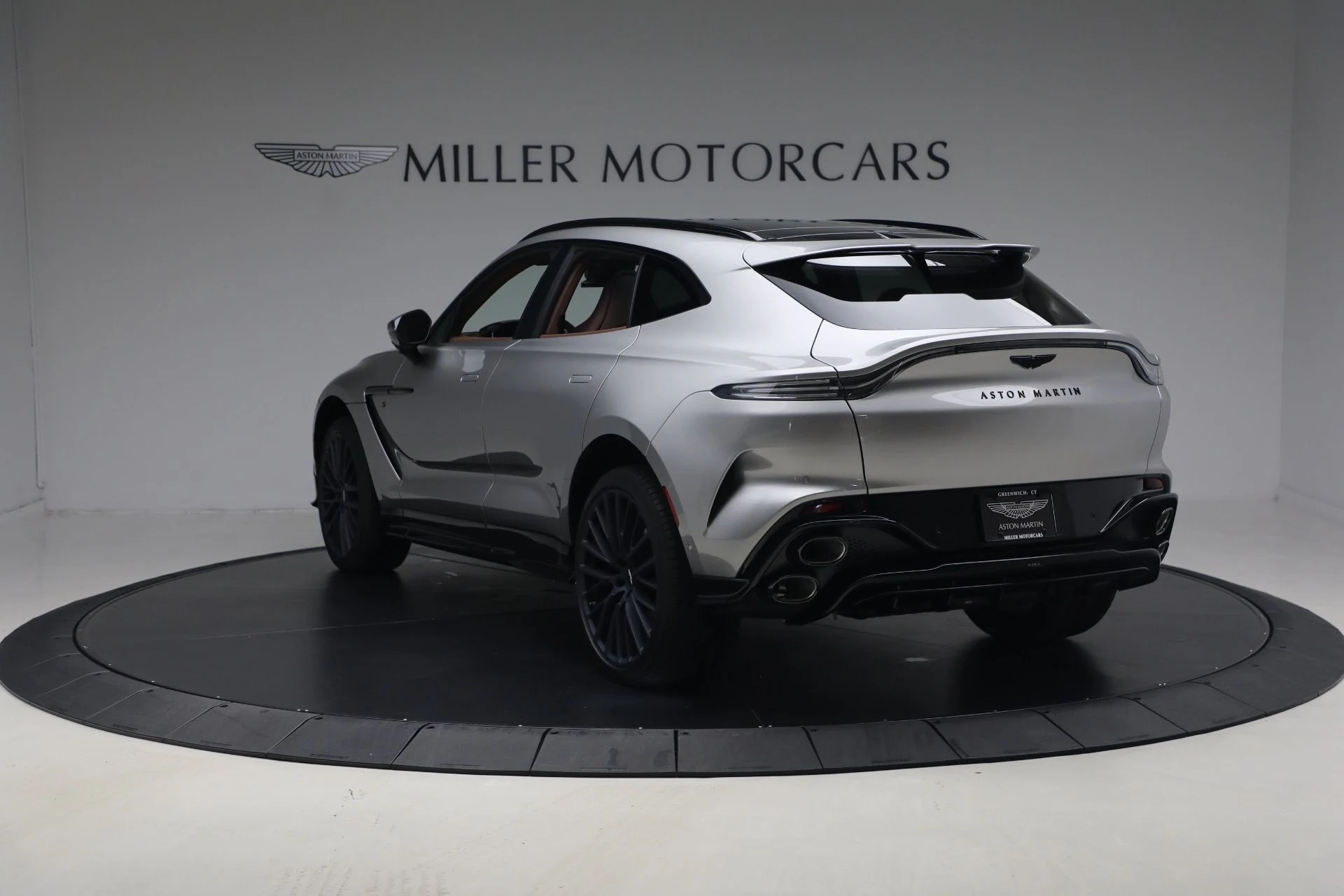 mph004_40811692_New_2026_Aston_Martin_DBX_S_1765053271_6618418556