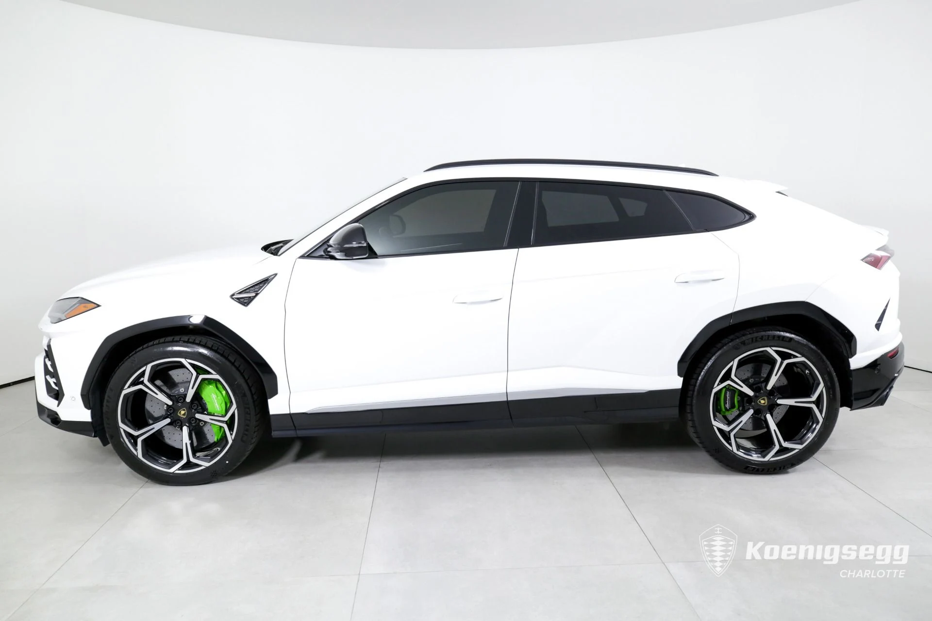 mph004_4085012478_Used_2019_Lamborghini_Urus_1714496214_0b9b5a18c0